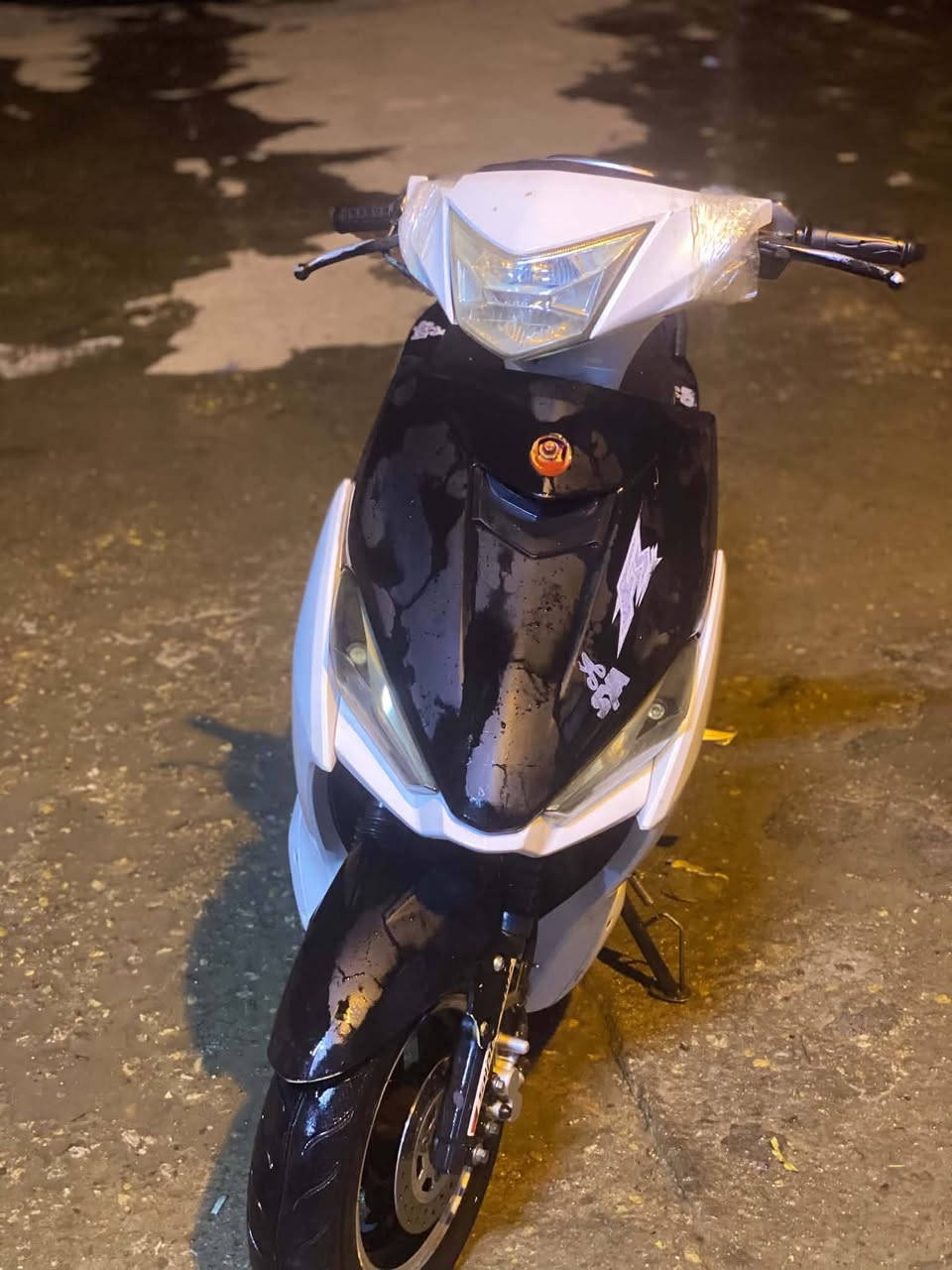 سلام عليكم دراجه لبيع  مكفول كلشي شغاله نكره سلف ما مفتوحه سعر 350وبيه مجال بصيط مستعجل عله بعيته رقم ***********
