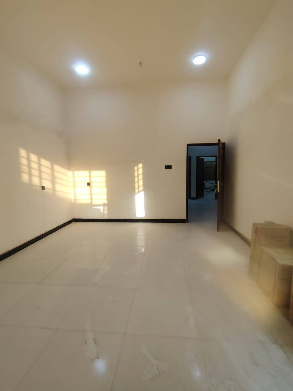 🏡 بيت طابقين للبيع – فرصة مميزة في أبي الخصيب 🏡

📐 المساحة: 200 متر
📜 الطابو: زراعي باسم عراقي – سند 25

✨ مواصفات البيت:
🔹 6 غرف نوم
🔹 صالتان
🔹 مطبخ
🔹 صحيات داخلية وخارجية
🔹 كراج سيارة
🔹 البيت جاهز للسكن وفارغ

💰 السعر: 160 مليون دينار عراقي
✅ يوجد مجال للتفاوض الجاد

📍 الموقع: البصرة – أبي الخصيب – مهيجران – قرب مدرسة شمس

📞 للاستفسار: ***********

🌟 نستقبل جميع العروض العقارية في أنحاء البصرة 🌟

#عقارات_البصرة #ابي_الخصيب #بيت_للبيع #عروض_عقارية #البصرة
