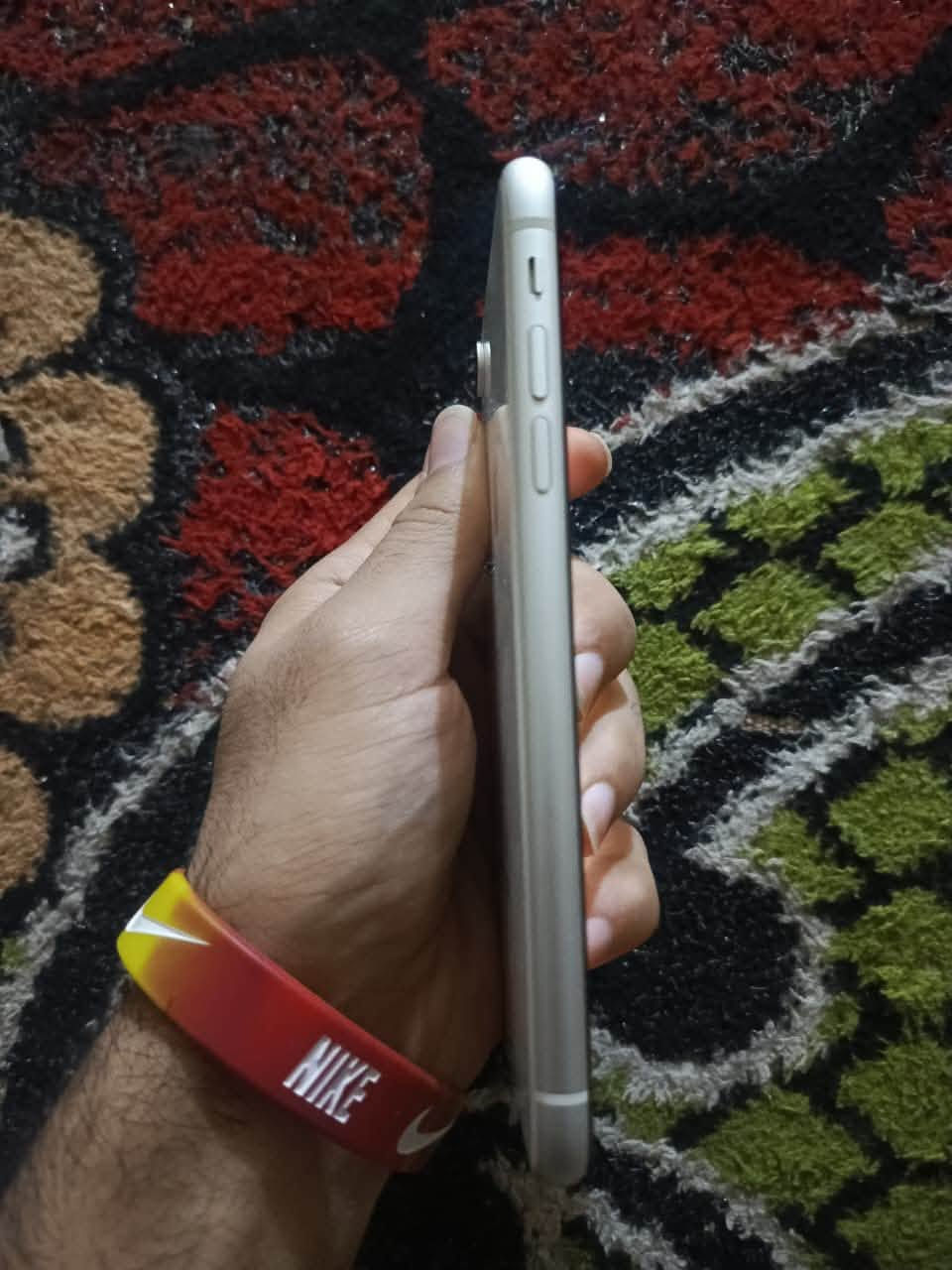 آيفون XR • ٢٥٦ • فيس ايدي معطل