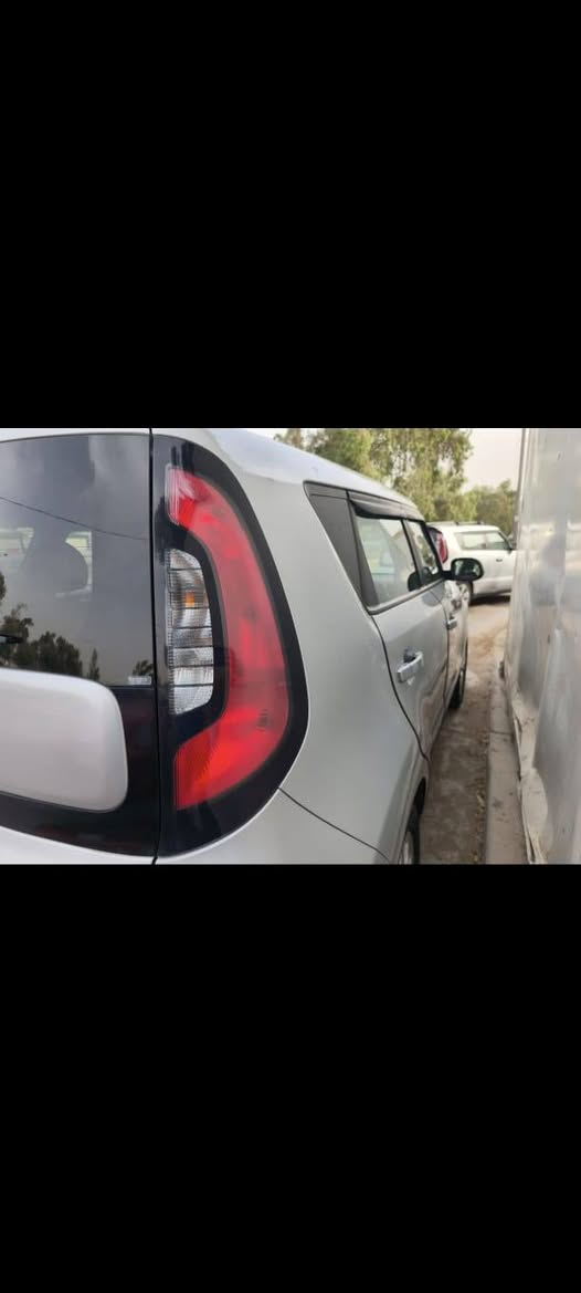 للبيع كيا سول موديل 2019 وارد حادثها موضح بالمنشور سياره جديده ماشي 69000 رقم أربيل محرك 2000Gdi للاستفسار *********** بغداد, العراق

