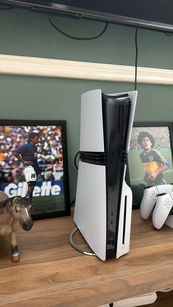 � عرض بيع PS5 Pro – شبه جديد 🔥

🎮 PlayStation 5 Pro
⏱️ مستخدم فقط لساعات قليلة وحالته ممتازة جداً
🎮 جوستك إضافي
💿 قارئ أقراص أصلي
🔋 شاحن سوني أصلي
🧍‍♂️ ستاند سوني أصلي
⚽ قرص EA SPORTS FC 26
🎁 دفع مسبق لـ FC 27
⭐ حساب PlayStation Plus لمدة سنة

📦 الجهاز وجميع الملحقات بحالة ممتازة.

💰 السعر: [مليونين ] دينار عراقي
📍 الموقع: بغداد
📩 للتواصل والاستفسار:  ***********
