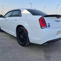 اوباما كرايسلر C300  الموديل 2023  الفئه C  للبيع فقط  اللون ابيض  الر...