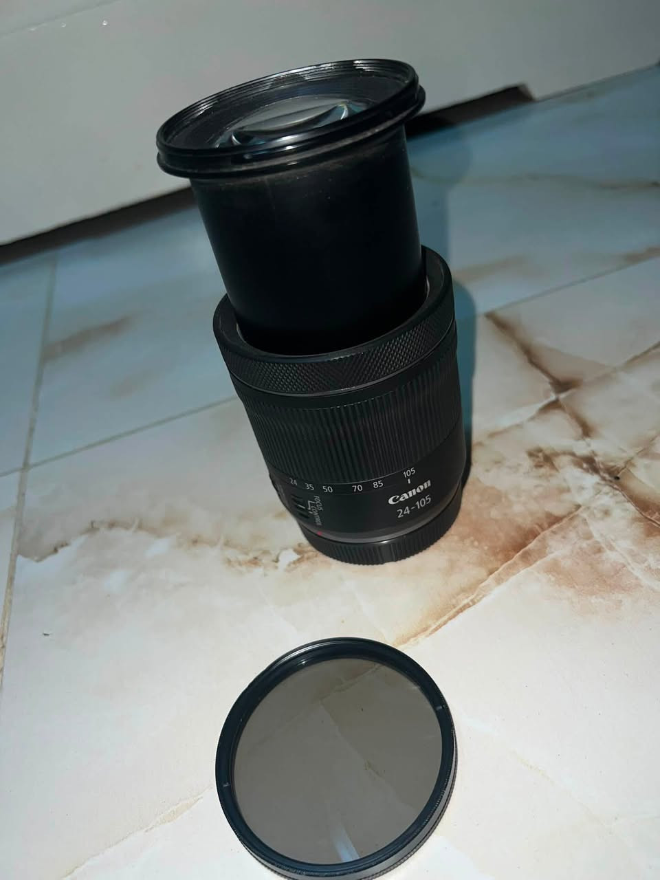 للبيع: عدسة Canon RF 24-105mm f/4-7.1 IS STM + فلتر ND
 الحالة: نظيفة جداً بحالة الجديد.
 المواصفات: مانع اهتزاز (IS)، فوكس سريع وهادئ (STM)، خفيفة وعملية
 السعر: 360
 التواصل: ***********
