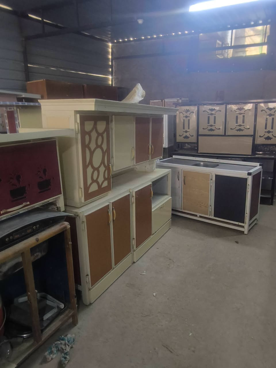 اثاث مستعمل • نضيف جدا • شرط