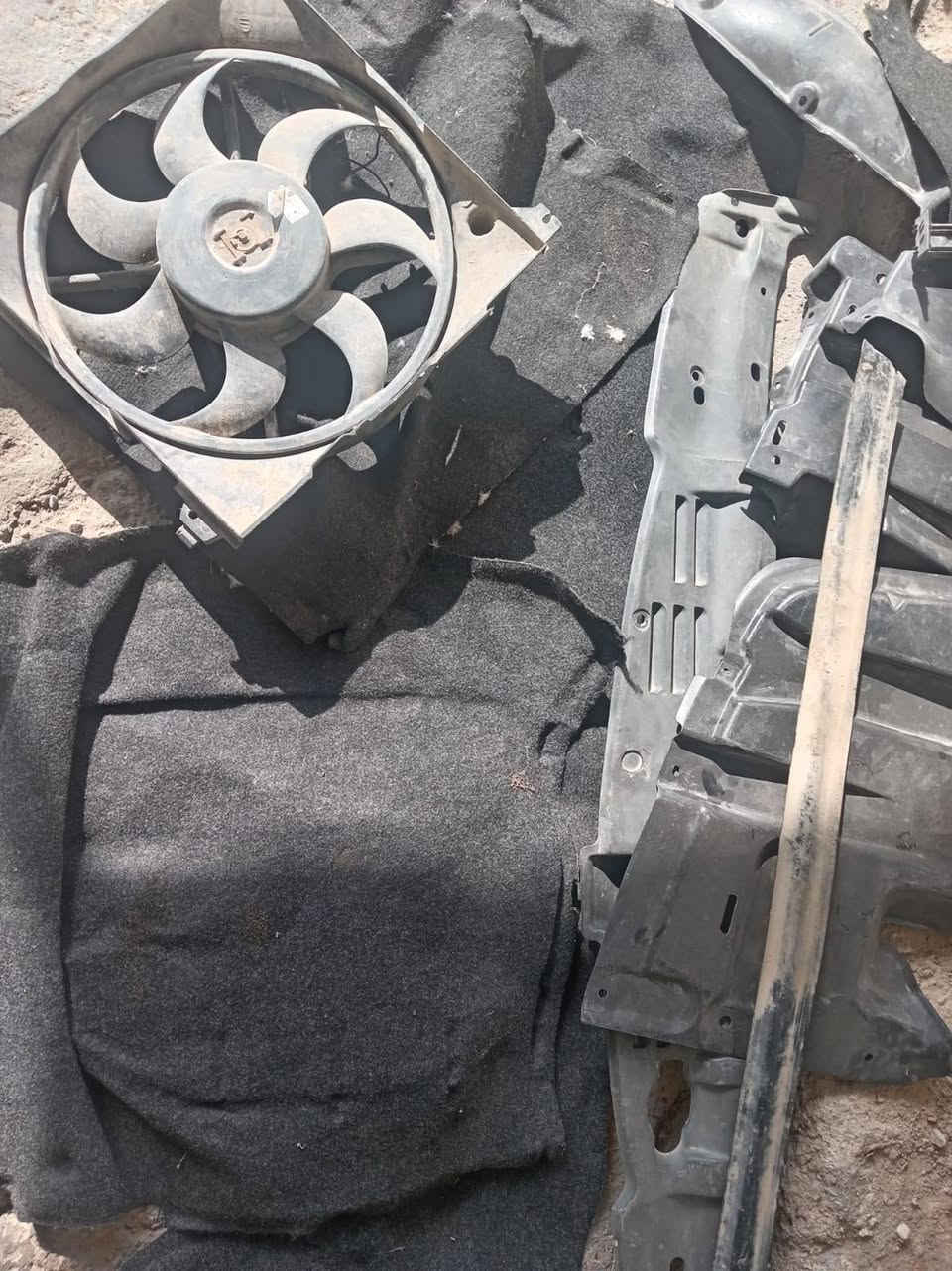 السلام عليكم للبيع  كشنات بطه + بطايان مال بطه + سكنات واكو بعد هم غراض كلهن نضيفات  
للتواصل ع هذا الرقم ‏‪***********‬‏
