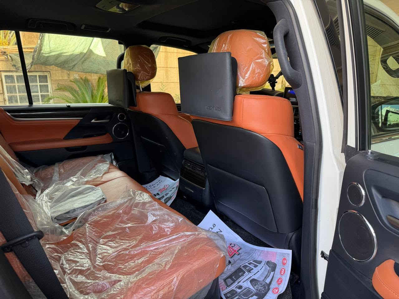 السلام عليكم
لكزز 2020 LX 570 سوبر سبورت

مواصفاته معروفه 

السيارة جديده جدا و نضافتها ١٠٠% 

ماشيه 6000 حقيقي 

بدون اي ضرر السيارة خليجية على وضع الشركة

السعر المطلوب 89000 دولار و بيها مجال بسيط 

*********** غير متواجد على الفيس بوك
مكان السيارة بغداد
