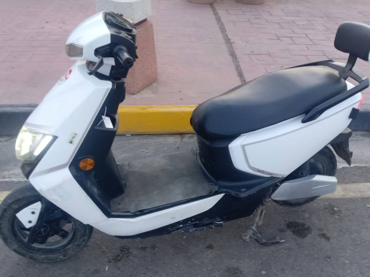 السلام عليكم اخوان عندي هاذا المطور شحن بطاريات شرط الفحص كهربيات كلو شغل السعر 360 بي مجل
