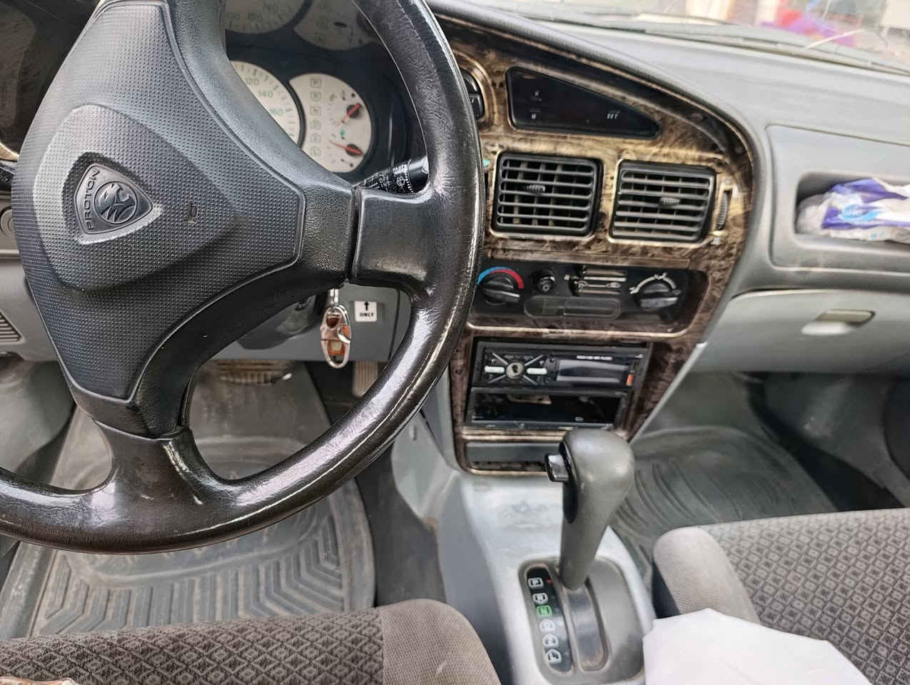 السلام عليكم جميعاً 🌹
🚘 بروتون موديل2007

🔹 رقم السلیمانیة— سنویة جدیده للـ 2029

🔹 بسمي

🔹 السيارة جاهزة

🔹 كير ومحرك مكفولات

🔹 تخم تاير جديد

🔹 صدر أمامي وخلفي جديد

🔹 تبريد 🥶
الــــــــــسعر 50
🚀 كوبون بنزین ، موجود ویا 

📍 العنوان: کرکوك 

📞 الاتصال: ***********
