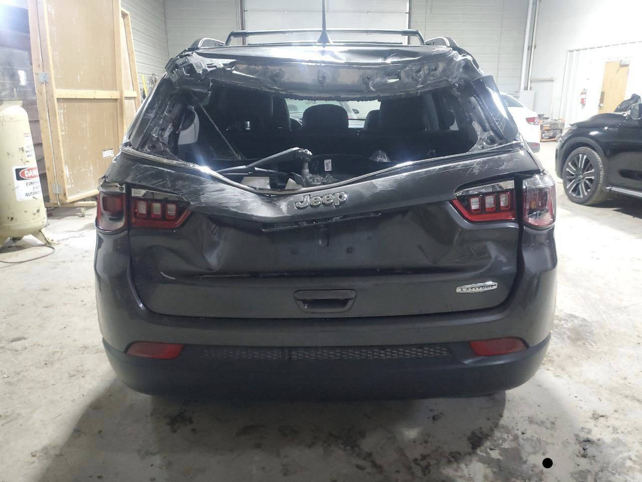 السلام عليكم
Jeep Compass, Latitude 2022 لون نفطي
3C4NJCBB3NT205020
مكان السيارة موصل و اربيل
حادث صندوق فقط ومبدل بلادي بدون ايرباك صور الحادث مرفوقة 

بصمة تشغيل
بصمة ابواب 
كشنات جلد
تدفئة كشنات
كامره دواره 360
هاند بريك بصمة
نقط عمياء بل مري
توقف ذاتي 
تحديد مسار 
تحكم قياده 
قياده ذاتية
شاشة كبيره
دفع امامي محرك 2400
ماشية 96 الف كيلو

رقم اربيل

السعر 160 ورقة

متواجد  واتساب  ***********
