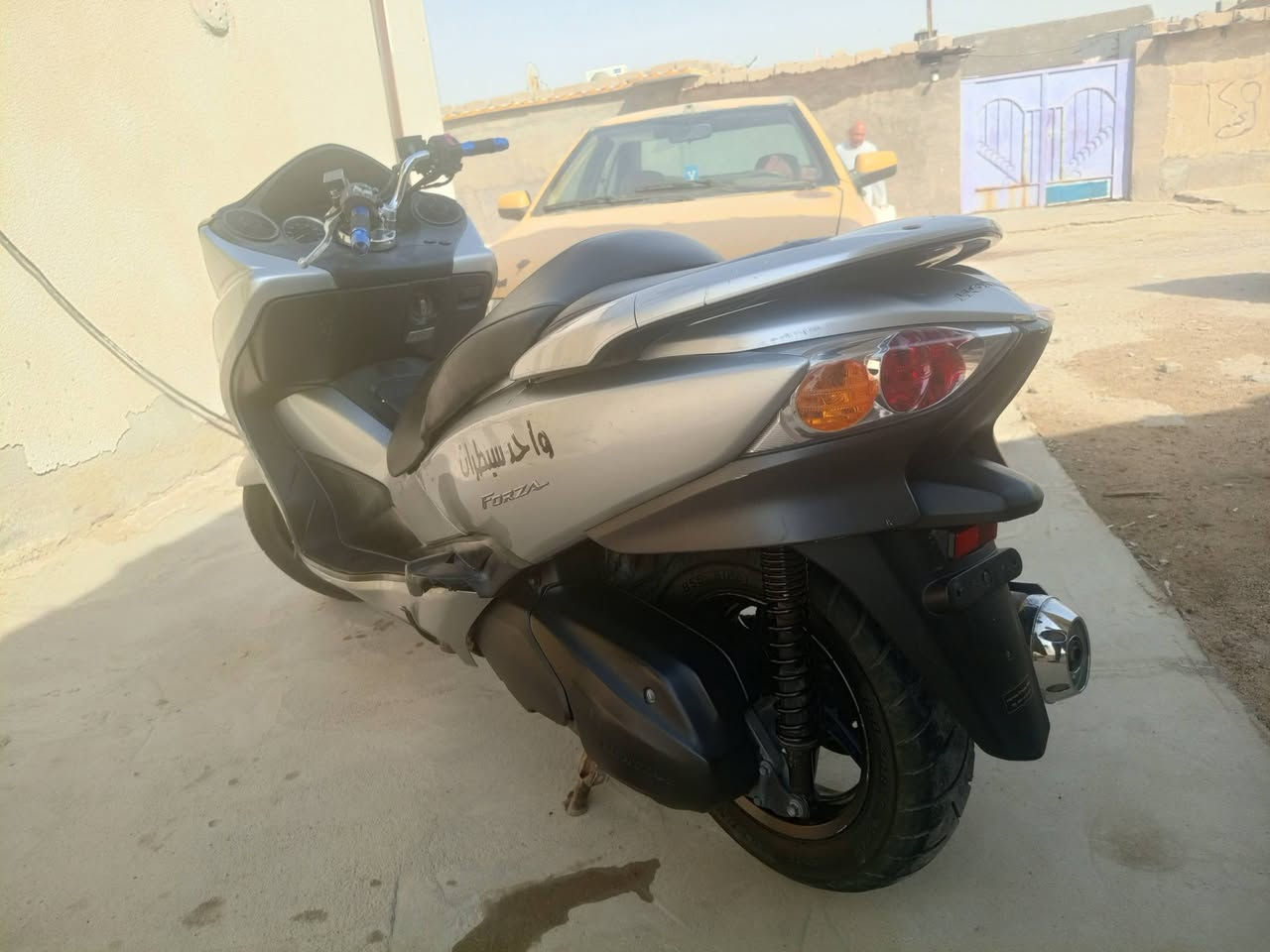 بيع مستعجل فورزة 0/10 السعر 9 وبيه مجال مكاني بصرة ***********
