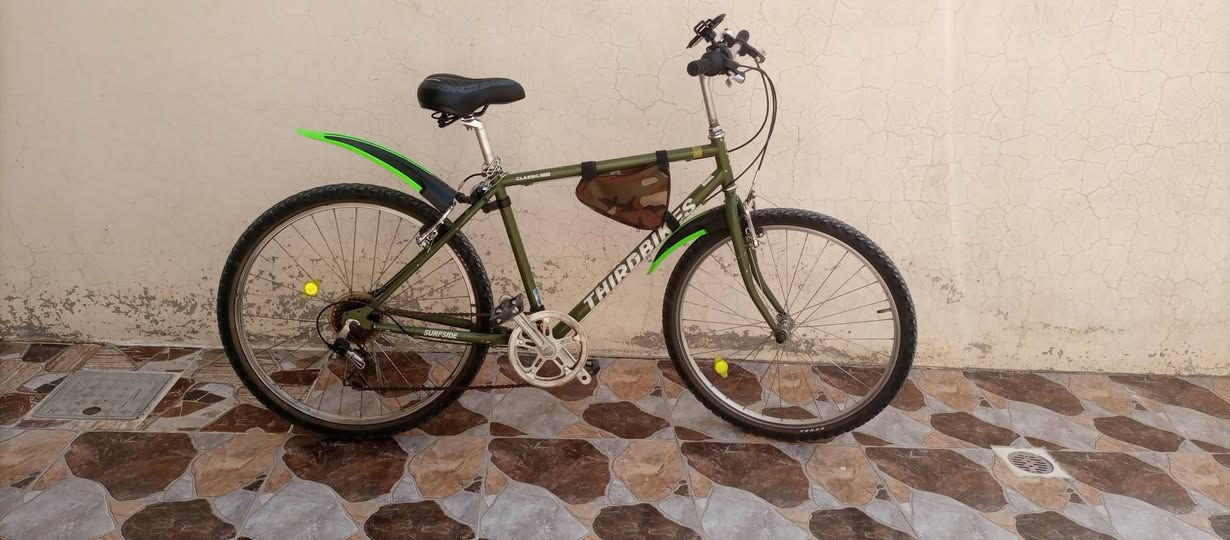بسم الله الرحمن الرحيم 
بايسكل Thirdbikes - SURFSIDE ماركة يابانية (المنيوم) للبيع فوول نظافة مال بالة كلشي بيه بشرط وبيه ضمان كلشي بيه جديد ووياه هواي ملحقات وبعد غراض مطالعة بل تصوير  
التايرات جديده كلشي جديد بل بايسكل السعر ٢٣٠ وبيه مجال مكاني تسعين موجود واتس وماسنجر ***********
