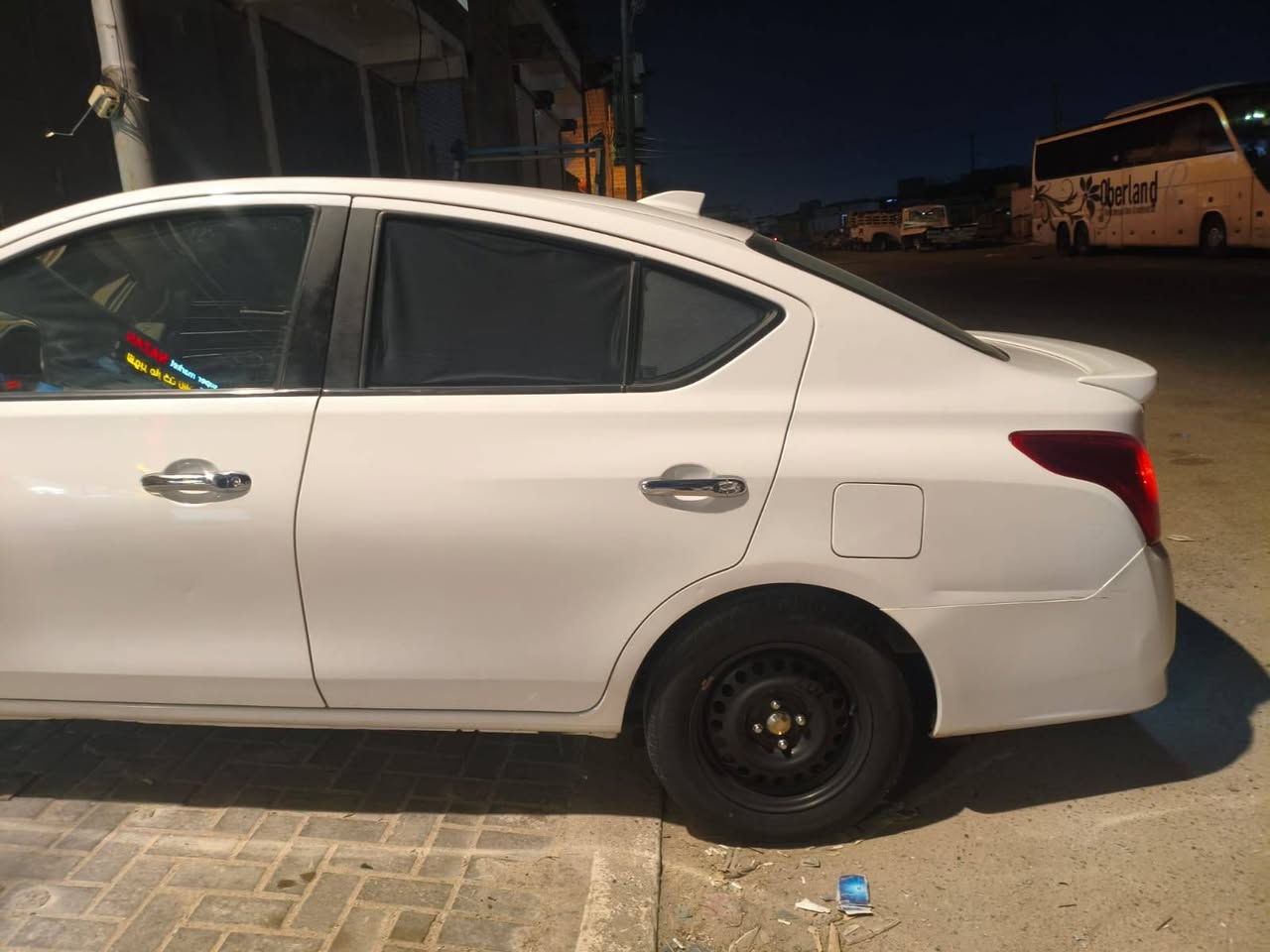 نيسان سني موديل 24 سياره بيها طخه خفيفه بالباب موضحه بالصور والباقي كفاله ماشيه 80 الف شركة البشامه السعر 108 وبيها مجال قليل العنوان بصره ياسين خريبط 
مكلف بالنشر 
الاتصال بالرقم ***********
