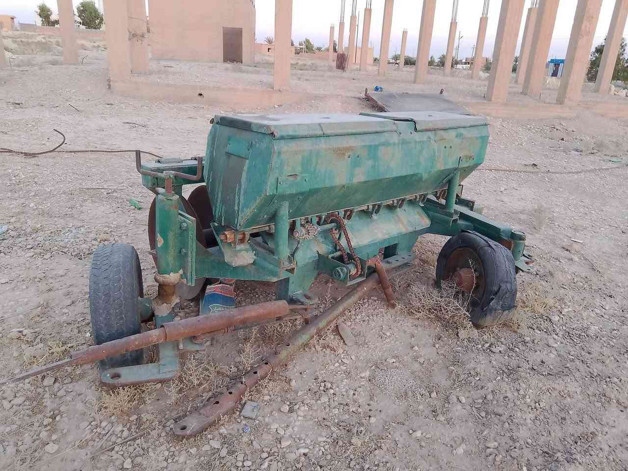 سلام عليكم دساك 8 صاج البيع العنوان حديثه الانبار رقم الهاتف ***********
***********
