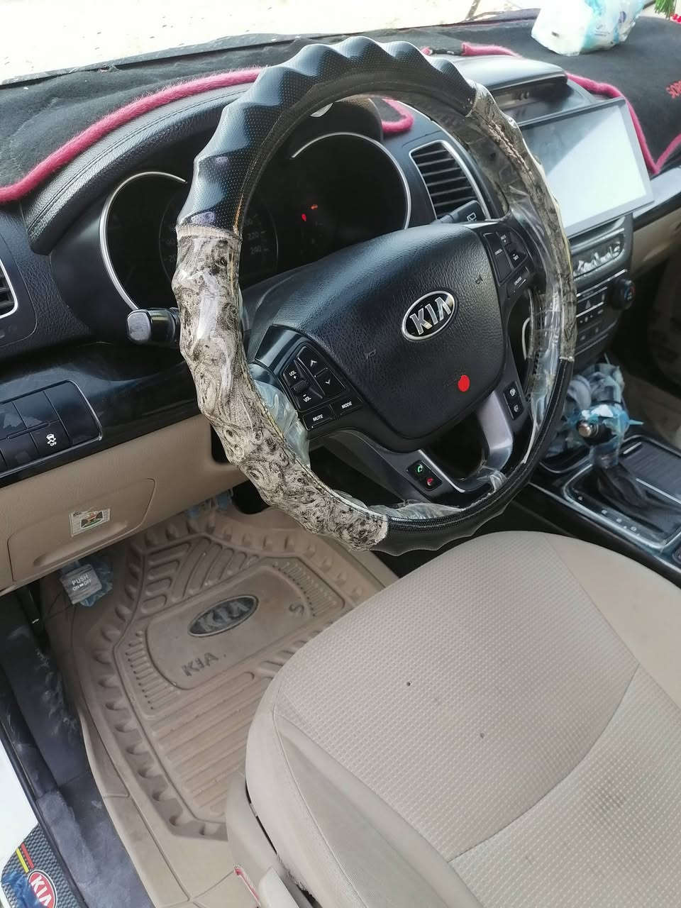 السلام عليكم ورحمة الله وبركاته من رخصة الادمن كيا سورنتو ٢٠١٤ خليجي ابيض
٧راكب

محرك ٢٤٠٠ دوش

ويل كب

شاشة

كامرة

تحكم ستيرن

كير ومحرك مكفول

والباقي كما هو موضح بالسونار

وباقي المواصفات معروفة عدكم

بيه بارد بسيط موضح بالسونار

السعر١٦٥ وبيه مجال

الشراي يتصل على الرقم ***********

 غير متواجد على الفيس
مكان السيارة بغداد تقاطع النهروان حي الخنساء
