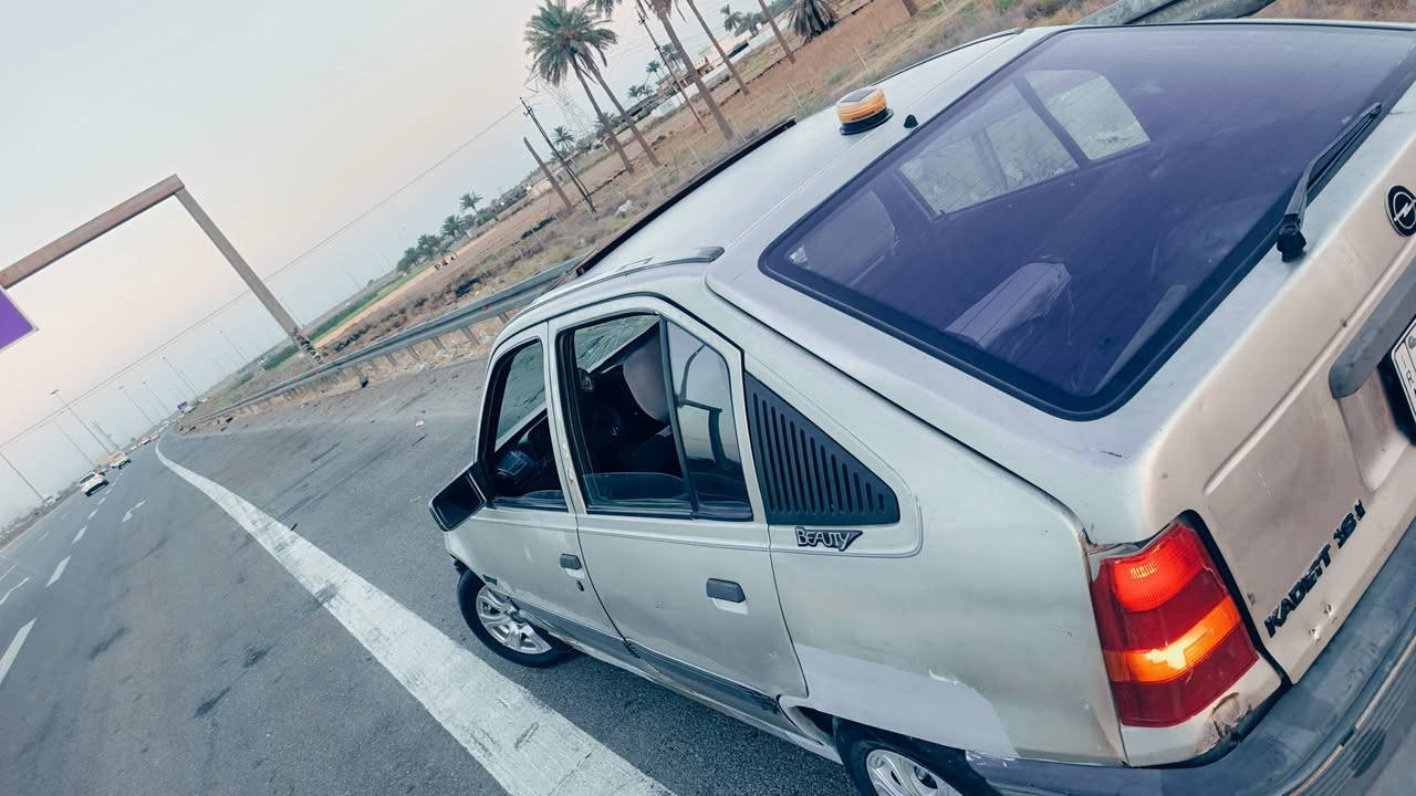 اوبل مديل 1991 بلاديه لاضربه ولا صبغ مكان بغداد ه‍ ***********
