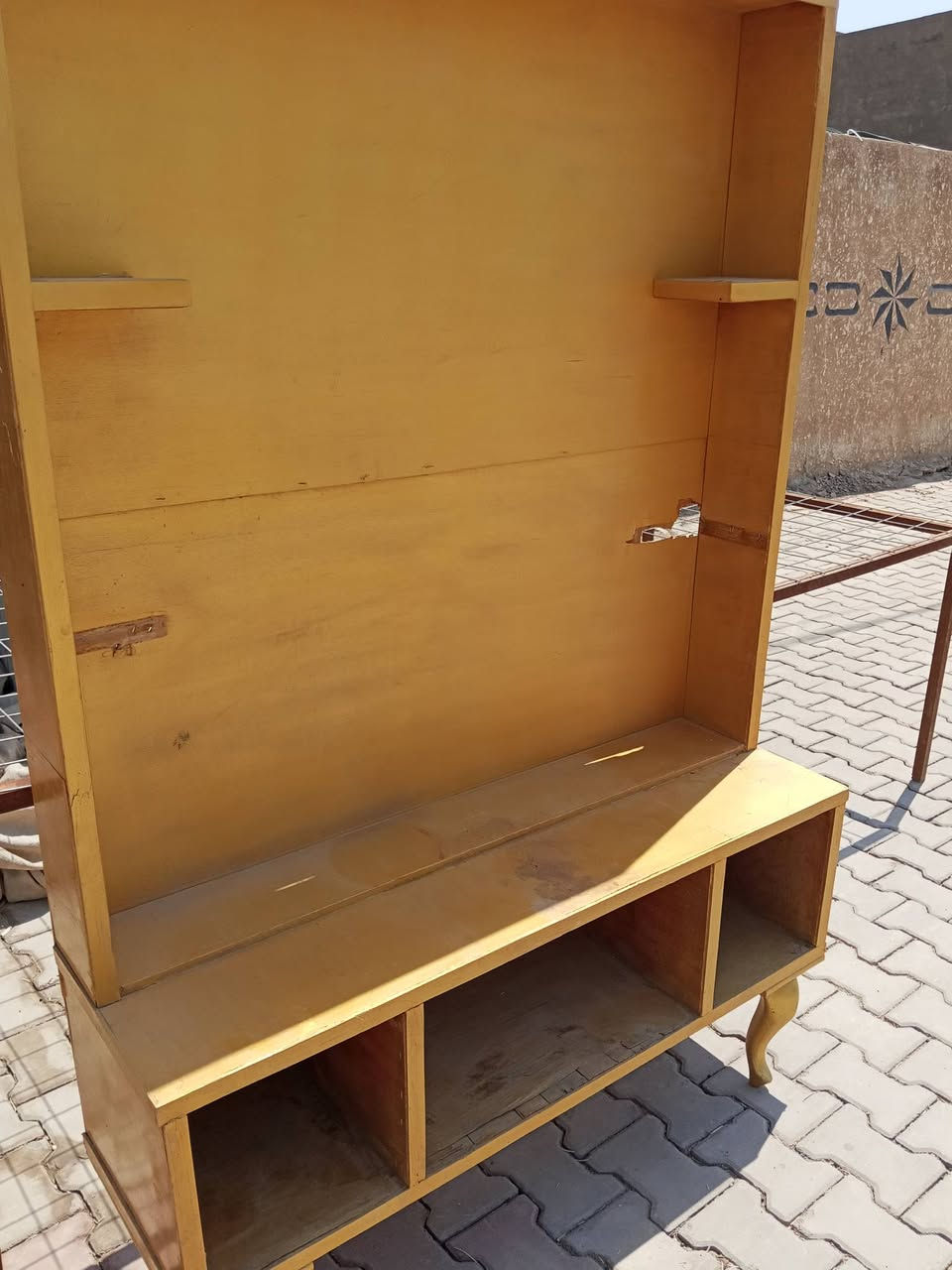 للبيع 
***********
***********
طارميه نهاية شارع البعث
