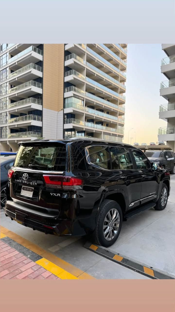 لاندكروز VXR 2023 بريم لمتدد فول 
داتا شو رقم بغداد ماشيه 35 مغلفه PPF 
فول للاخير معروف كفاله عامه من كلشي 

الهاتف : ***********
