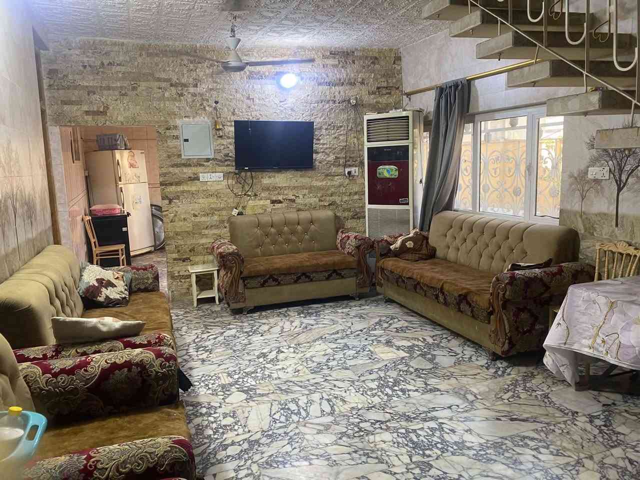 بيت للبيع طابو صرف المساحه 200 متر الموقع حله حي الطياره قرب شارع 25 البيت ركن عل شارعين عرض الشارع 15 متر اي ستفسار اتصل عل الرقم ***********
او متواجد عل النت
