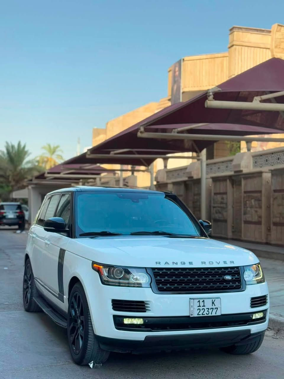 السلام عليكم
Range Rover Vogue HSE 2014 

ضرر تبديل باب و نص البنيد صبغ 

6 سلندر سوبر چارج  بانزين

المواصفات:

ابواب شفط 

سقف بنوراما 

نظام تعليق هوائي 3 وضعيات (جكات تصعد وتنزل اوتو +يدوي )

7 مودات قيادة 

شاشات عدد 2 (وحدة للترفية والتحكم والتكييف والاخرى للقيادة وعدادات الديجتال ومستويات السيرفز والضبط )

شفتات بالستيرن للقيادة الرياضية

قيادة ذاتية 

اوتو ستارت 

اوتو بارك 

اوتو هولد

محدد سرعة

محدد سرعة
أوتوماتيكي ASL

مانع انزلاق 

سايد بريك اوتو 

نقط عمياء 

5 كاميرات محيطية 

رادارات امامية وخلفية وجانبي 

هيتر بالمري وتعتيم والمري شفط

تغير زاويا الرؤية بالمري عند الرجوع الى الخلف

انارة ليلية وكشافات ضباب ولايت اوتو

خمس بصمات ع الابواب 

صندوق كهربائي شفط

ابواب شفط 

دوسات كهربائي 

نظام معرفة الطقس وماسحات اوتو 

المقصورة الامامية :

تبريد امامي 

تحكم بالتكيف تبريد وتدفئة من الشاشة 

كرسي السائق تدفئة وتبريد 

كرسي الراكب تدفئة وتبريد 

كرسي السائق مساج 

كرسي الراكب مساج

كرسي السائق 3 وضعيات خزن ميموري 

كرسي الراكب 3 وضعيات خزن ميموري 

تدفئة بالستيرن 

المقصورة الخلفية :

تحكم منفصل بالمكيف
 
تحكم كهربائي كراسي

تدفئة  كراسي

انارة محيطية 

انارة ترحيب وختم Rang Rover على الارض 

استفسار📞 ‭***********‬

السعر 21,700 …. الف دولار $

العنوان📍زيونة
