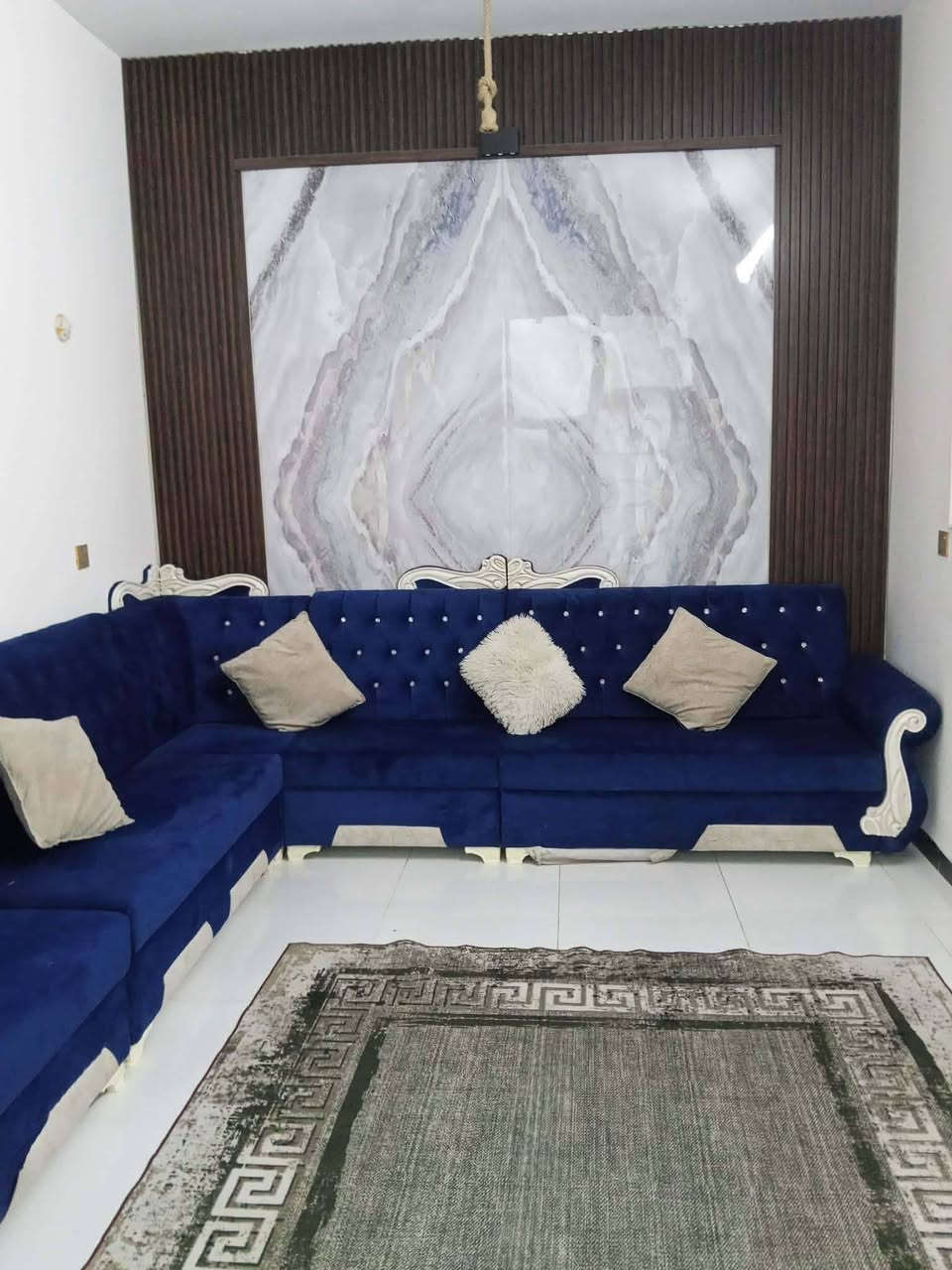 للبيع بيت 100 طابقين يحتوي ع 4غرف نوم وأستقبال وصاله ومطبخ وصحيات  بداية الشبانات 5بيت عن الشارع وعن شارع الجاير 400متر عرض الفرع 6متر سند 25باب لخان سعره 155 مليون وقابل لتفاوض
لتواصل خاص او واتساب فقط 
*********** ميار
