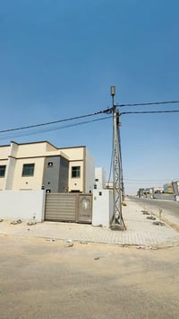 مجمع الاميرات ٢ • ٢٥٠م • ركن شارع ٢٠