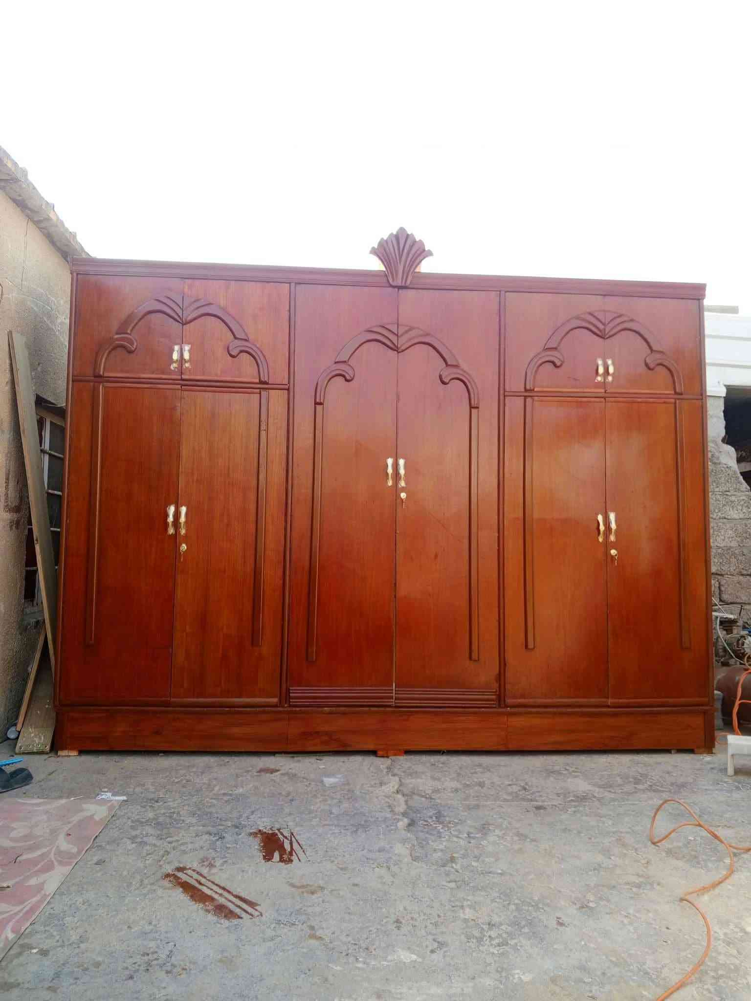 ميز طعام • مجمدة 12قدم • جرباية 162x80