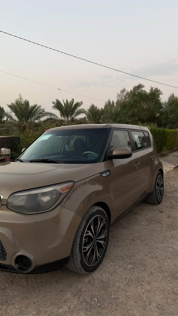 كيا صول 2015 محرك 1600 GDI بانزين عادي وانسى الدوانز
باتري جديد ادامة جديدة للسيارة 
كير و محرك و تبريد كله مكفول 
تخم تاير جديد و تخم ويل كب ايضاً 
3 أنظمة قيادة و مانع انزلاق 
جميع كهربائيات السيارة شغالة 
تحكم ستيرن شغال 
رقم بغداد انكليزي 
مكان السيارة بغداد 
السعر 91 
رقم هاتف // ***********
متواجد واتساب ✅
