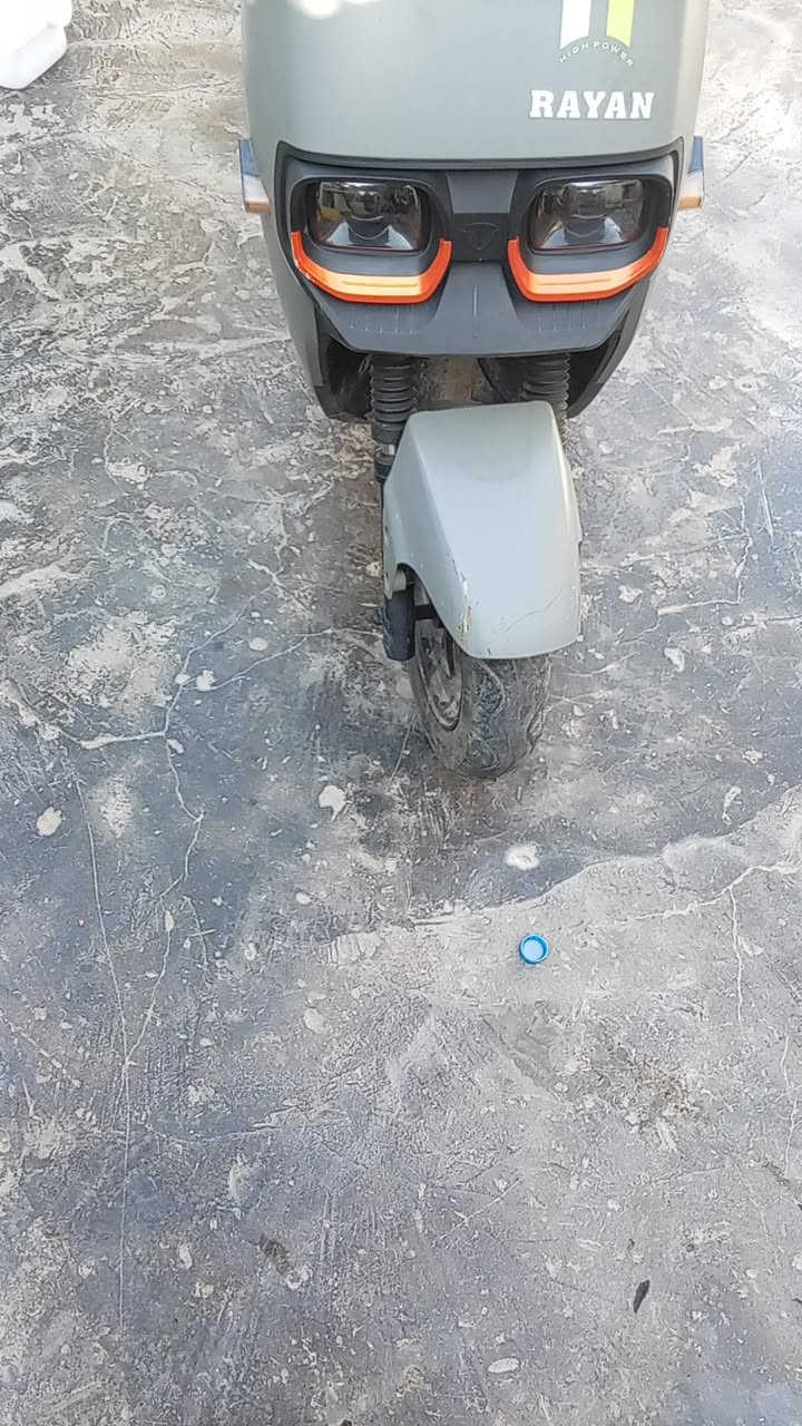 دراجة شحن نضيفة للبيع 
للتواصل ***********
