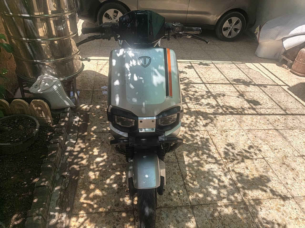 دراجه وحش الكون شركة الريان دراجه نضيفه وحلاوه وجديده للبيع سعر 950وبيه مجال قليل مكانه شعب حي البساتين ***********
