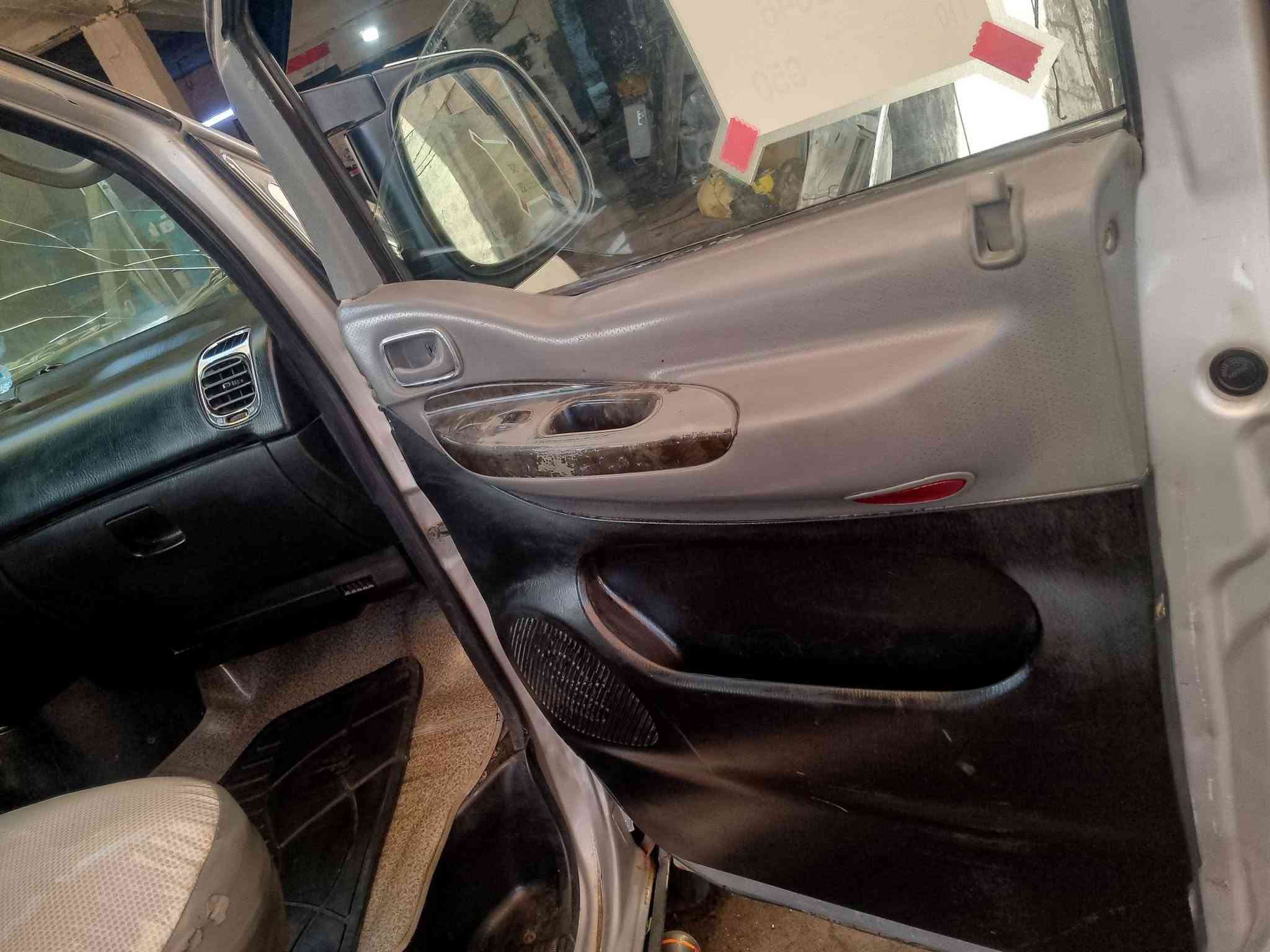 موديل 5 سياره جاهز درهم ميحتج دواخل لوك شرط محرك كير اكسل صدر تبريت سنويه رقام ديالى دولي تحكيم استيرن كاميره حساس فول موصفات بس كير عادي حصه كاز بيها سياره مال بيت بدون خياس بيها شاصي امامي معمر بس صبغ شي قليل جاملخ خالفي سعر. 90 بيها مجال رقام موبايل *********** مكان كركوك
