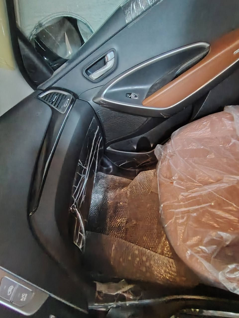 سلام عليكم ورحمة الله وبركاته سنتافي خليجي ١٤ خليجي رقم بابل مكان بابل موصفات كويتي فول مكفول كفاله عامه ماشيه 13الف فابلون الشركة بيه زيرو السعر 215 الاستفسار ***********
