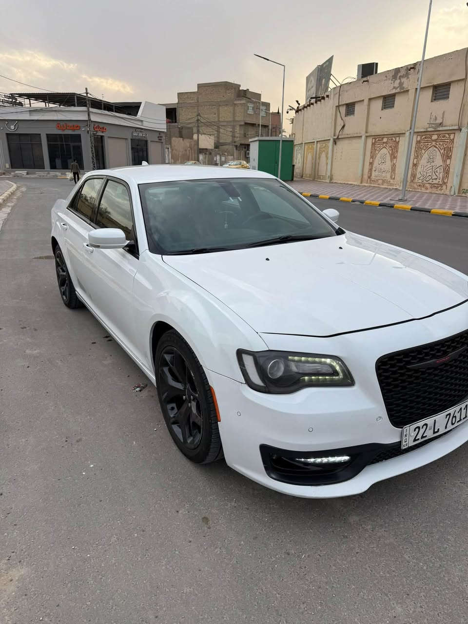 السلام عليكم 
للبيع اوباما S300 وارد كندي 
2021 رقم اربيل بأسمي 
ماشيه 95 الف
قماره حديد حساس امامي خلفي 
حادث موضح بل صوره جاملغ امامي بدون ايرباك 
مواصفات ال S المعروفه 
مكاني النجف
***********للتواصل
مكلف بل النشر 
السعر 
270 وبيها مجال بسيط
