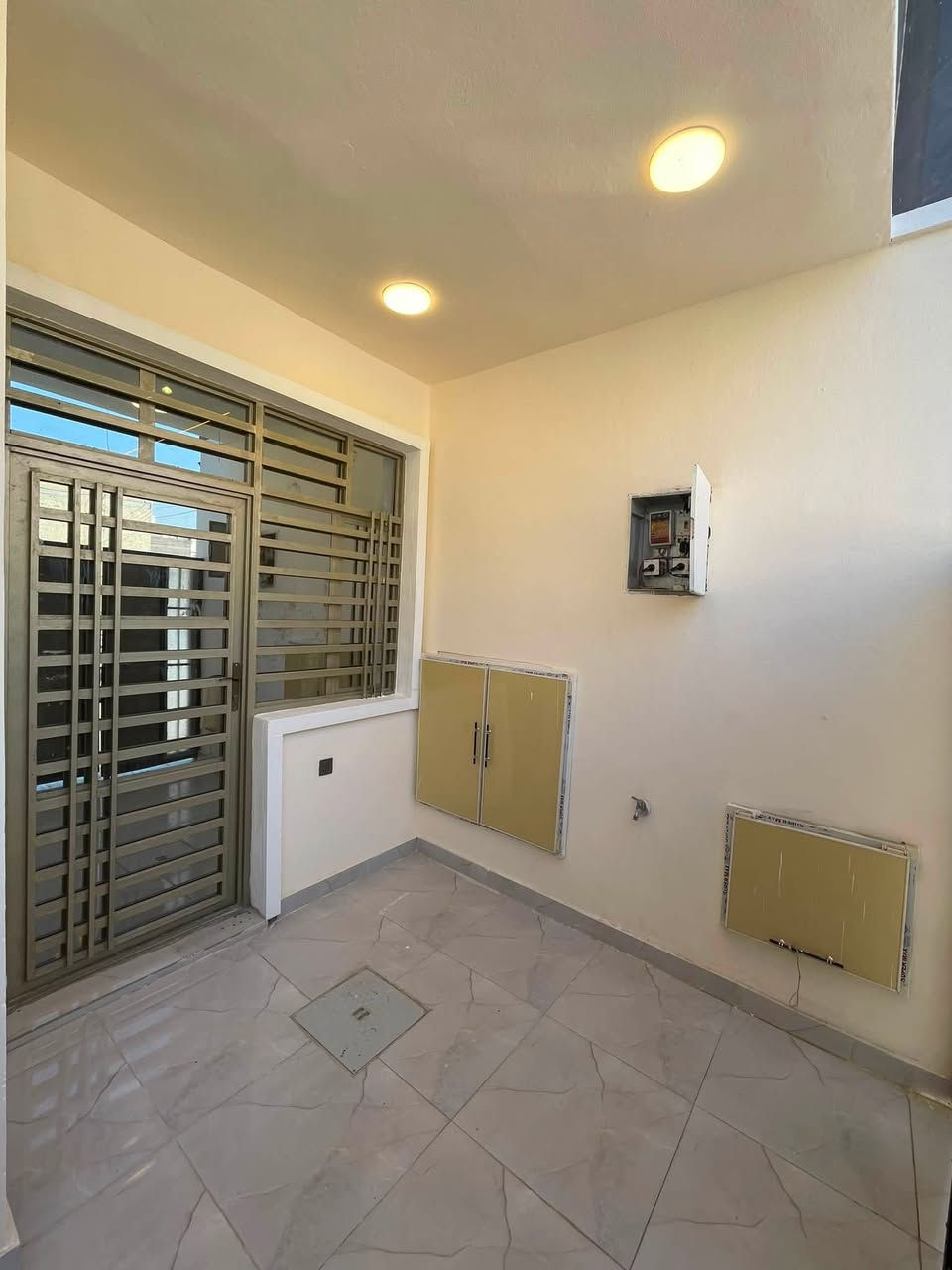🏠#للبيع_بيت_100متر واجهيه 6،متر نزال 16،76متر
🏗️بناء طابق ونص 

📍العنوان #بغداد_الدور_البوعيثه
⬅️مجمع العيثاوي

🔹يحتوي البيت على؛
✅غرف منام 2-
✅ستقبال-
✅مطبخ-
✅ صاله-
✅مجمع صحيات 3-

🔴 ملاحضه البيت جاهز للسكن ✨ 

🔹نوع العقار طابو زراعي سند 25 اقرار محكمه

🔴السعر 114 ""مليون 

🔹البيت واضح بصور للاستفسار خاص او الاتصال على الرقم  
 واتساب ♦️***********♦️
