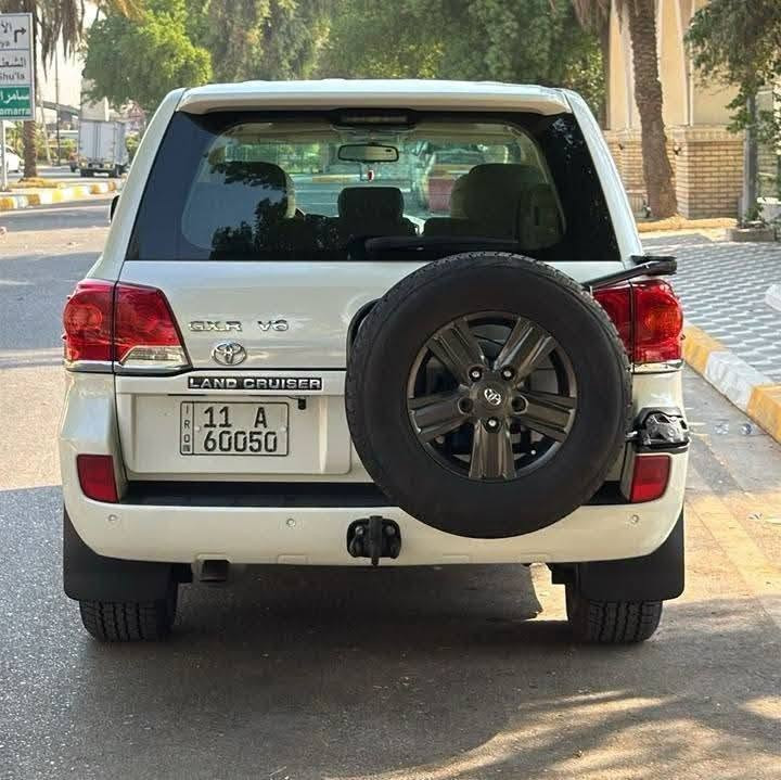 لاندكروز قطري 2012 GXR ( كفاله عامه من الصبغ) 

السعر 🔻 رقم 1

ماشية 138 الف كيلومتر 
 فقط بارد على كد اصبع بالباب الامامي اليمين ومكحل
مغلفة ppf
مغلفة من الداخل عازل صوت وحرارة
سلايت
كشنات جلد كهرباء تلبيسة كشنات ولفت اصلية
مرايات شفط 
ثلاجة
شاشة بلادية مال تويوتا 
كامرة خلفية
حدادية جديدة اصلية شركة
5 تاير جديد
محرك وكير على وضع الشركة 
صيانة لحد الان يم شركة ساز فرع السيدية

رقم صاحب سيارة ***********
