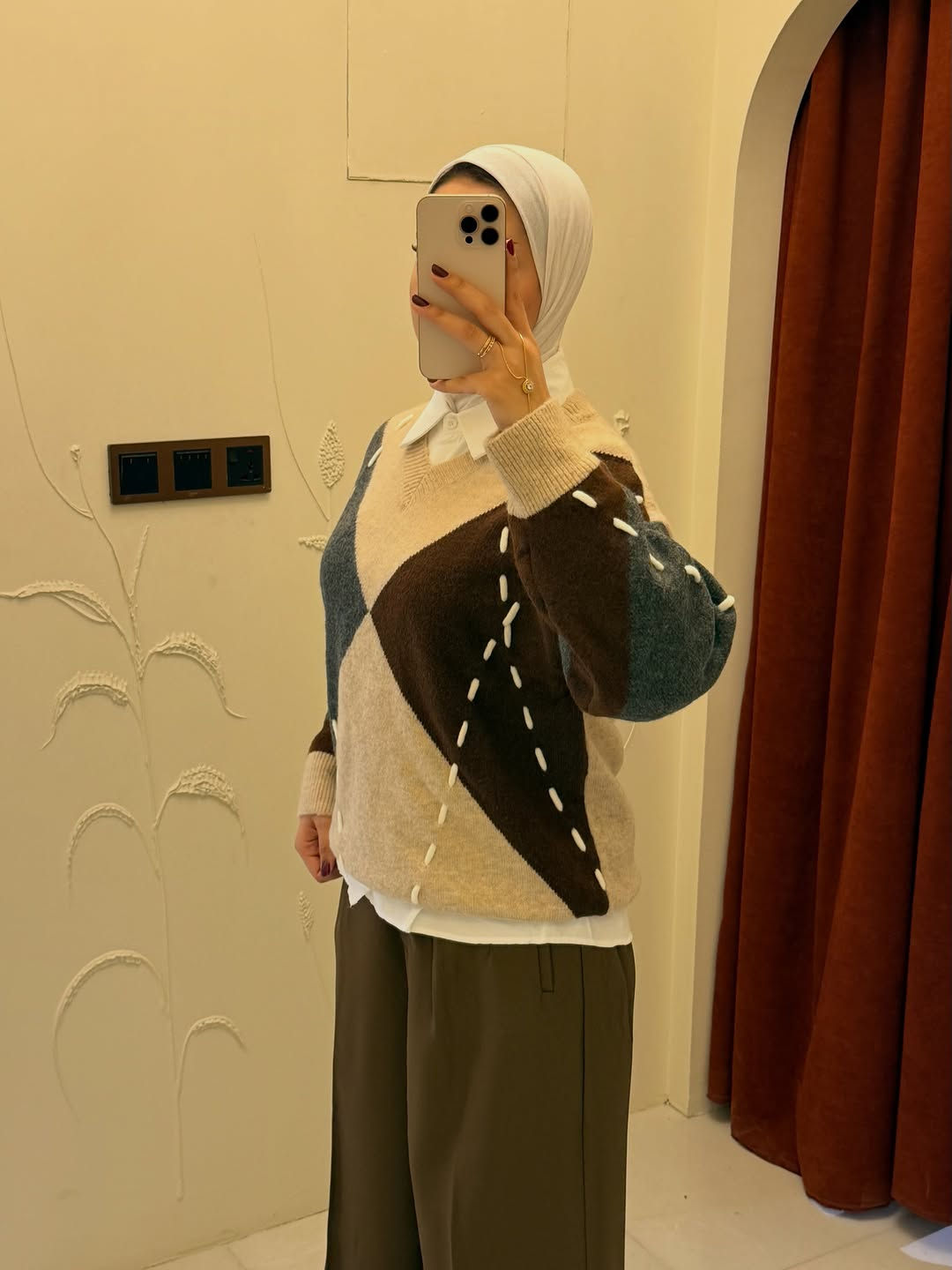 بلوزة فري سايز • طول ٨٥سم • كيلوت ٣٨-٥٠