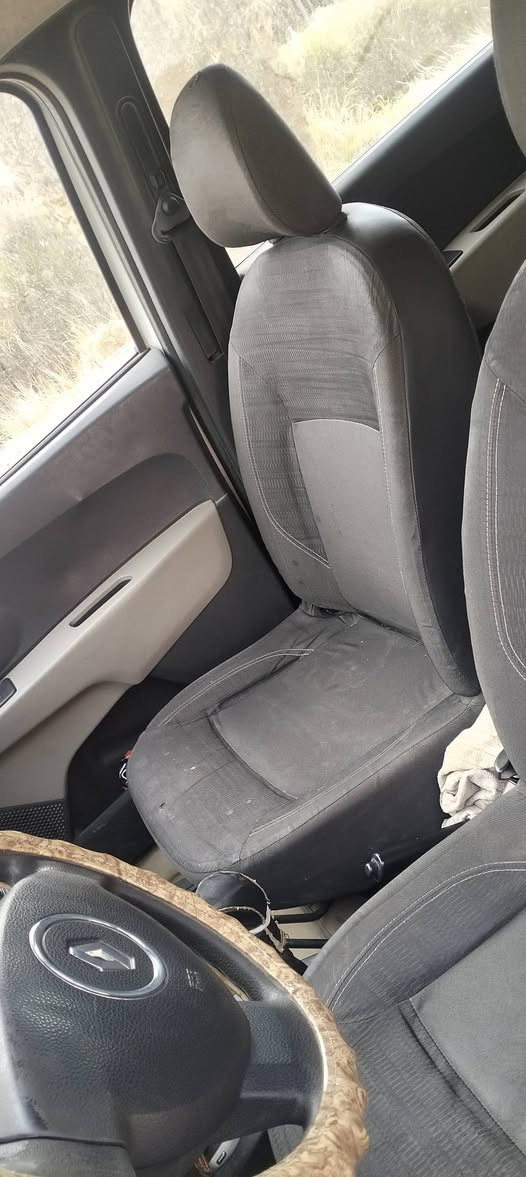 رينو لودجي موديل 14 رقم كربلاء دولي بيها باب السايق مصبوغ تبريد شغال حداديه كلها جديدة تواصل *********** مكان نجف ناحية المشخاب
