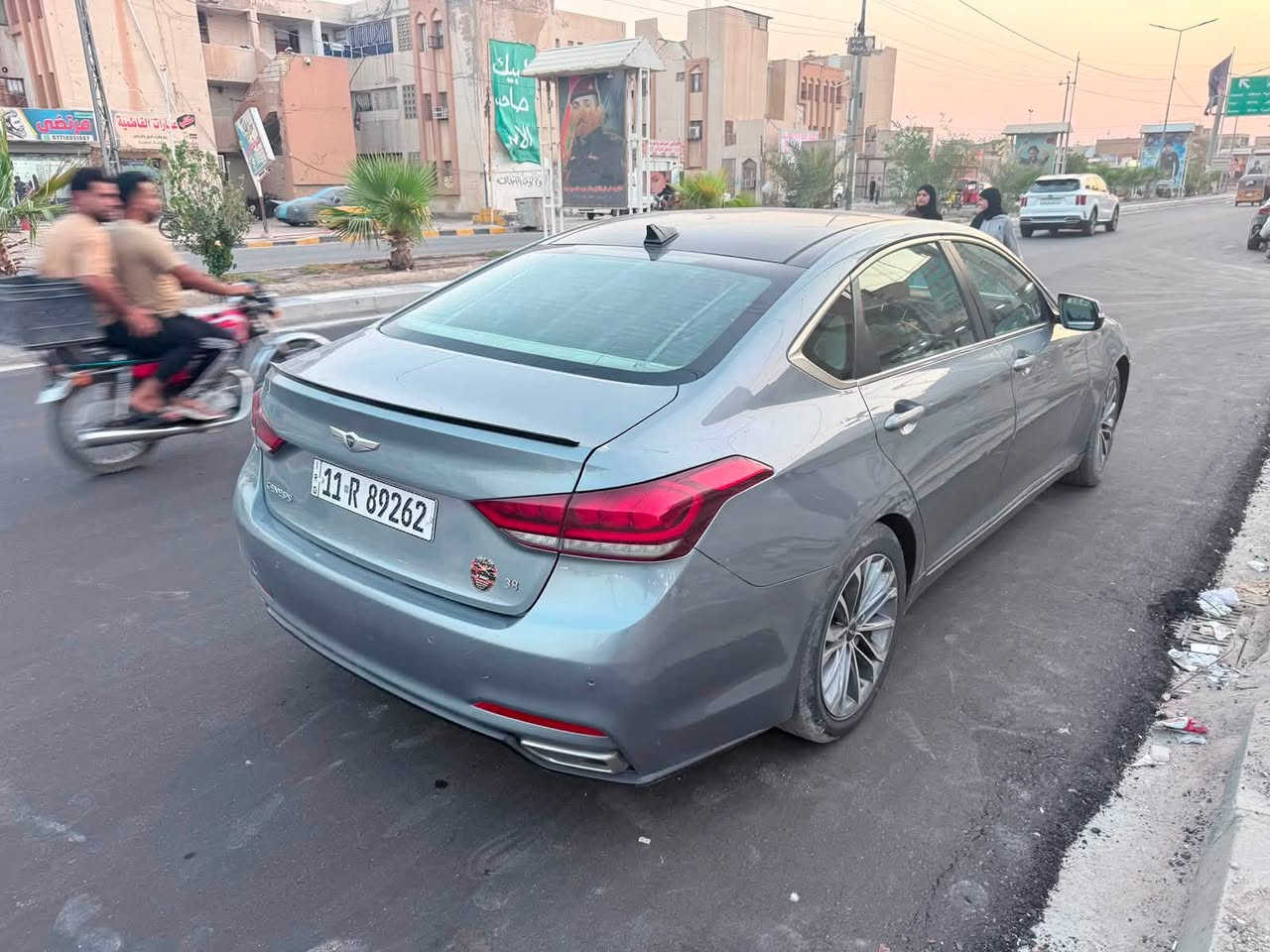 السلام عليكم مكلف بل نشر
للبيع  - جينيسس  2015بانوراما 
 المواصفات: فول ١/١ رقم بغداد باسم راعيه 
 المحرك: 6 سلندر 3800 مبدل رواجز
مواصفات 
 بصمة ابواب وجنطه
 بانوراما 
 رادار امامي للتحذير من الخروج من المسار ورادارات جانبيه 
 لايت زينون الستيرن ونظام اوتو
 بك لايت لد / وحاجب امامي لد 
ستيرن ثلاث وضعايات 
 نظام ترحيب كامل مري جانبية قلابه وكشن السائق متحرك ويدات باب اناره 
  الاقتراب من السياره
قيادة اليه ذاتيه
 نقط عمياء تحذير عند الاشتياز وعند صف السياره
 حساسات خلفيه وامامي
 مري جانبية قلابة مع البك تعمل كامره 
كشنات جلد تدفئه تبريد 
 تحكمات الكشنات الاماميه كهربائي وخزن ٣ وضعيات
 شاشة كبيرة
تحكمات ستيرن فول كامله
 شفتات كير بالستيرن
 كير 8 سرعات 
مثبت سرعه 
 تبريد منفصل يمين ويسار وخاصية  وقطعتين اماميه وخلفيه
ثلاث وضعيات للقيادة ( سبورت وايكو واعتيادي 
شاشة اعطال
بردات جانبيه وخلفيه 139 وبيه مجال 
حادثه بنيد وجاملغ بدون دواخل وبيه بارد بل باب الخلفي
***********
