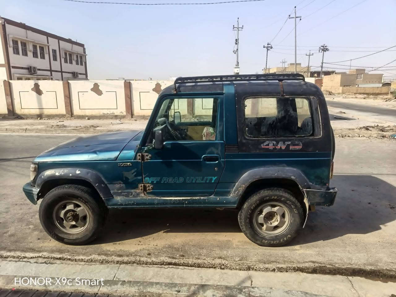 للبيع سياره كيه آسيا روكستا دفع رباعي
لوكير شغال يوجد وياها غراض احتياطيه

للاستفسار التواصل علئ هذا الرقم
***********

نص مكتوب في الصور:
- HONOR X9c Smart