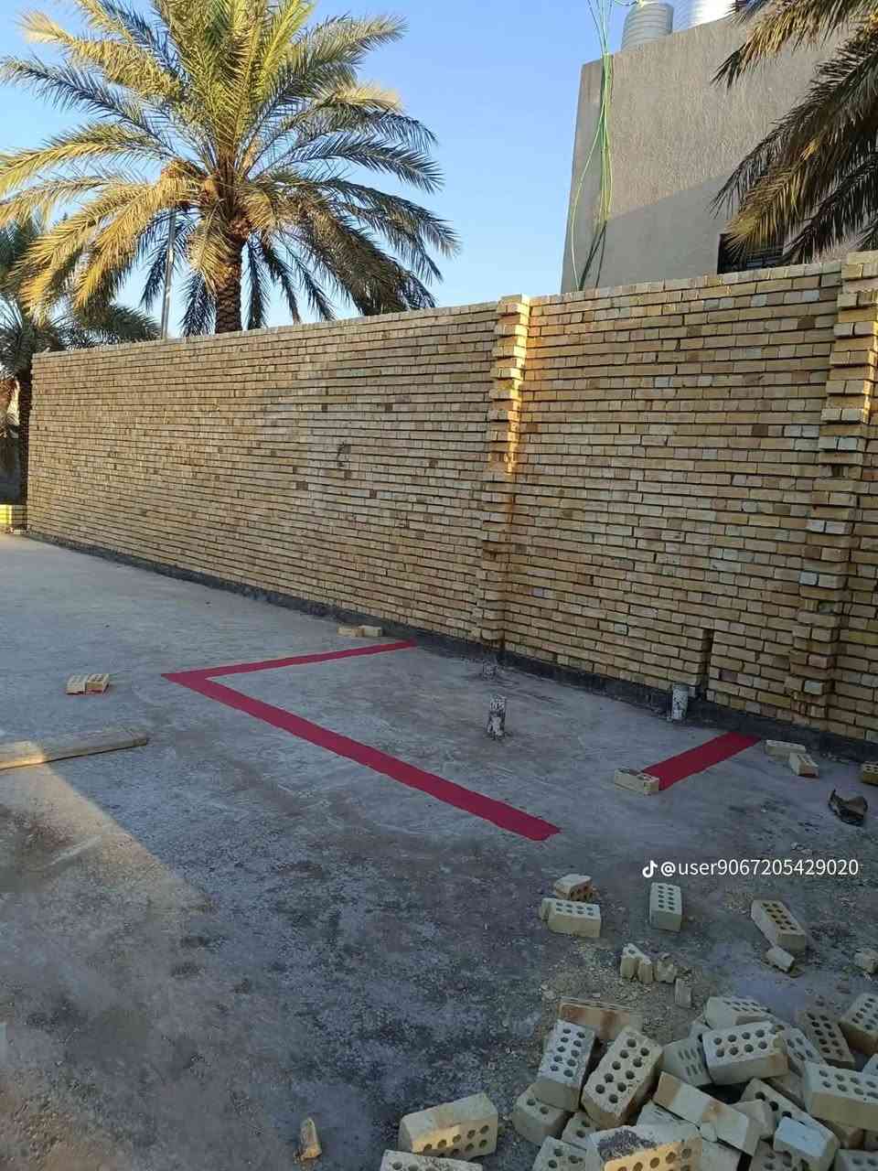 خلفه بناء درجه اوله ناخذه مقطوعه وبليوميه ***********داخل العماره فقط

نص مكتوب في الصور:
- @user9067205429020