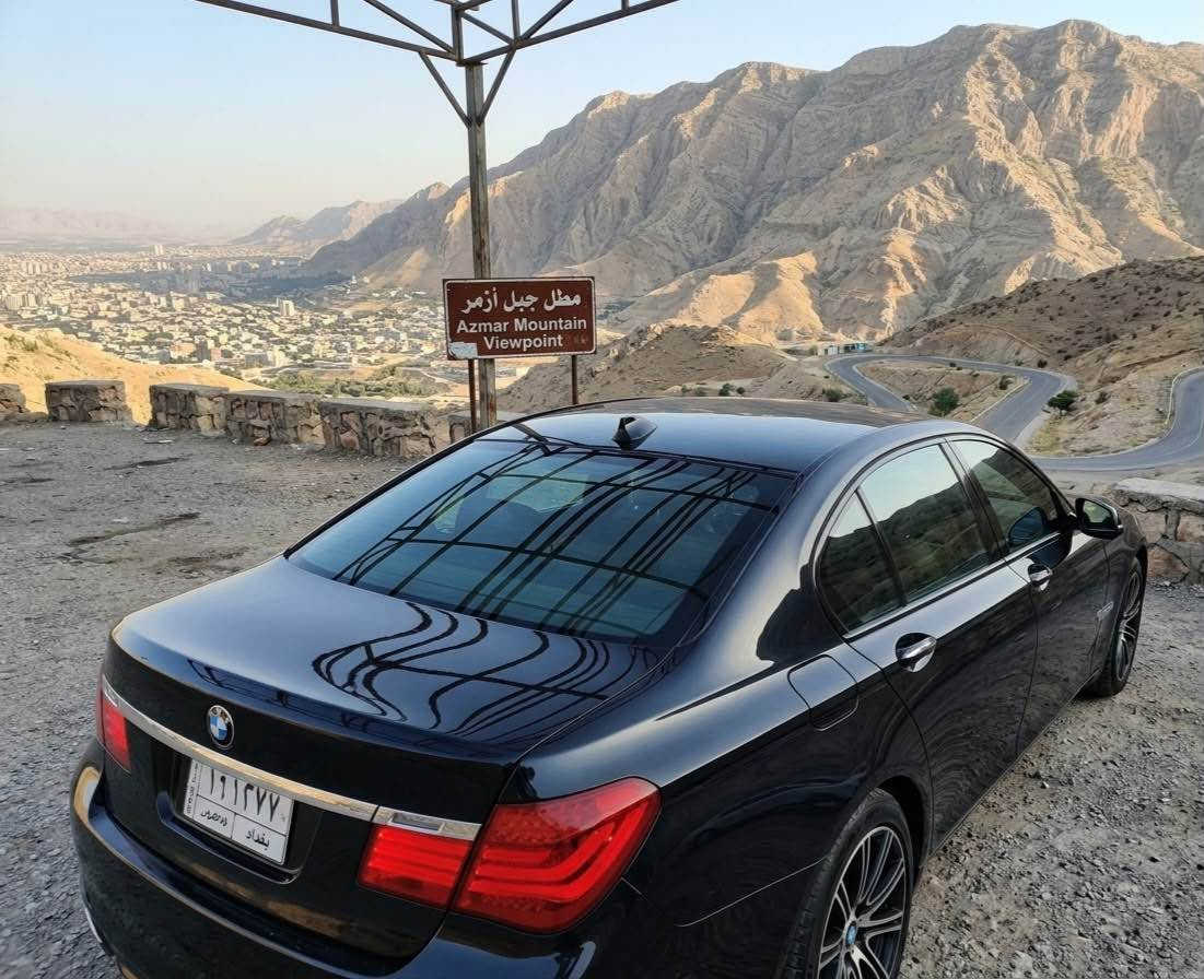 للبيع او مراوس BMW وارد خليجي 6سلندر حجم 740 وكالة العروش فول مواصفات بيه صبغ3قطع بدون دواخل موديل 2013 مابيه نقص جاهزه جديده كلش مواصفات فتحه سقف كشنات جلد وكهرباء ذاكره كير رياضي شفتات بالستير 5بردات كهرباء تدفئه تبريد بالمقاعد لايتات LED عدسات دواره اناره داخليه محيطية سماعات البيني وبعد بيه مواصفات كير محرك صدر تبريد كفاله السعر 185ورقه وبيه مجال مكان السيارة بغداد اليرموك للاتصال*********** بغداد, العراق
