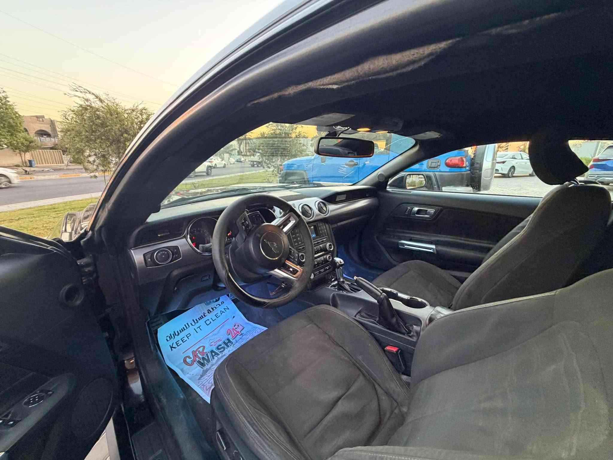 السلام عليكم 
فورد موستنك ايكو بوست 
محرك 4 سلندر 
حادثها جاملغ وبنيد بدون دواخل سياره جاهزه بدون نقص تبريد ثلج 
مواصفات 
بصمه 
شاشه 
كأمره 
تحكم ستيرن 
شفتات ستيرن 
مكانها بغداد حي الجهاد 
السعر 98$
للاستفسار 
*********** بغداد, العراق
