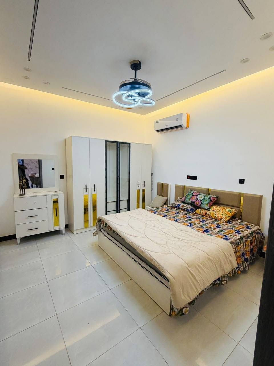 مزرعة للإيجار اليومي 🏡🌳

📍 الموقع: بغداد – الدورة – البوعيثة

✔️ أجواء هادئة ومناسبة للعوائل والشباب

✔️ مساحة واسعة وخدمات متوفرة

✔️ مثالية للراحة والونسة

📌 للحجز والاستفسار يرجى الاتصال أو المراسلة على واتساب: 
 📞 *********** 
 موثق في تطبيق اجرلي لسياحة المزارع في العراق 🇮🇶
