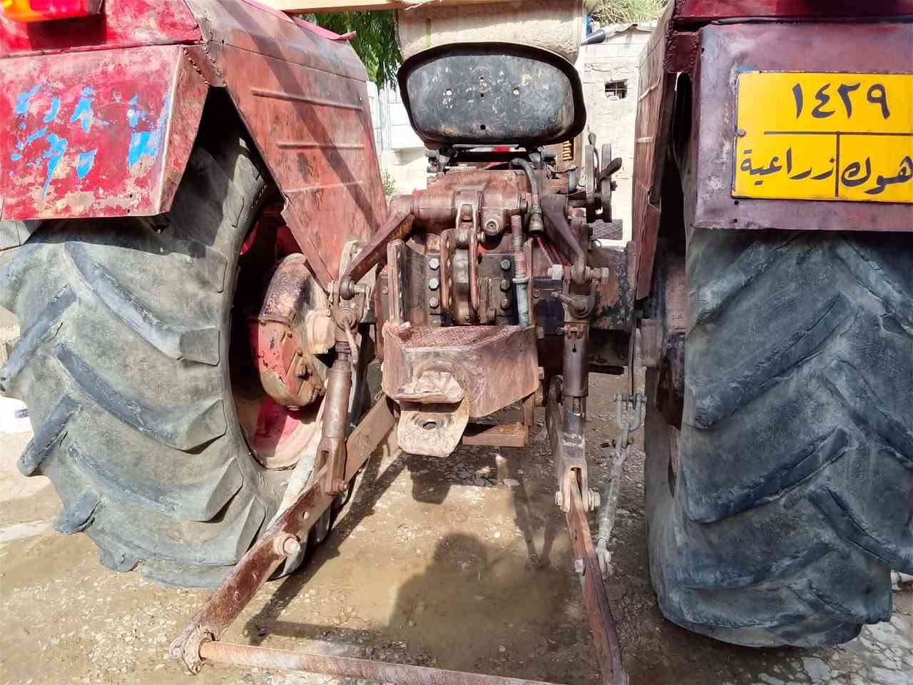 تراکتۆر و تنکرمۆلیدەی لە سە رەبۆ فرۆشتن مۆدیل85 گیر مەکینە بەشەرت سیعر35گەلا ***********
