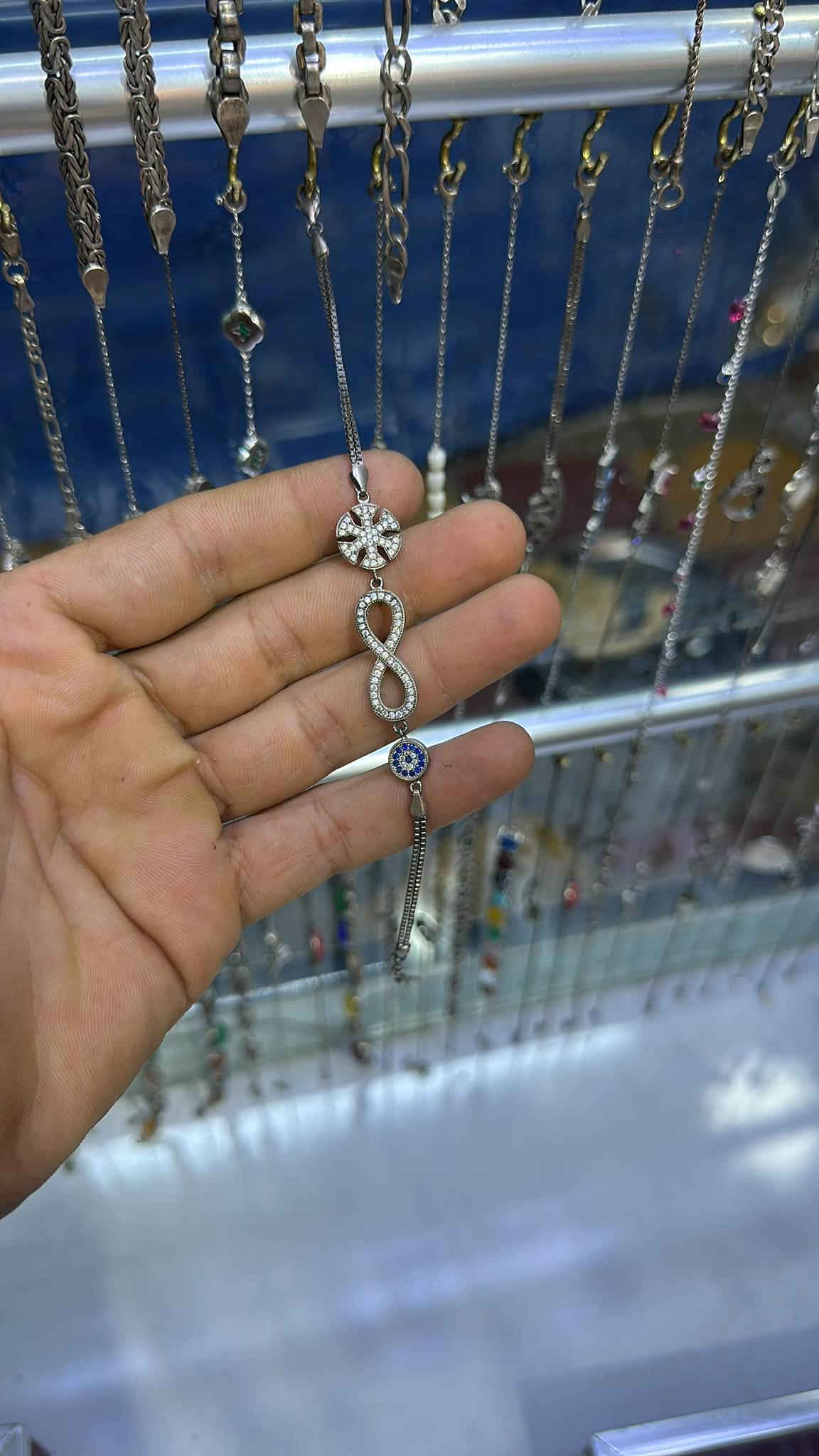 فضة ٩٢٥ • كمية كاملة