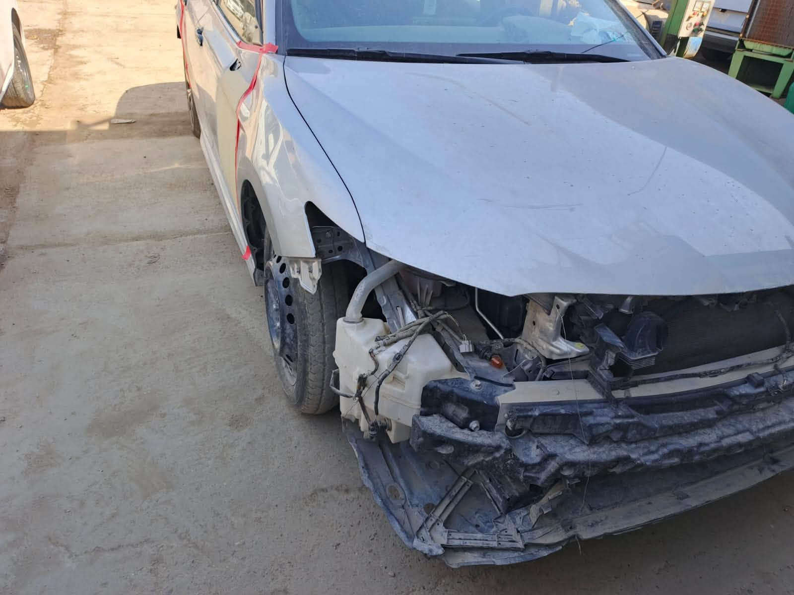 السلام عليكم للبيع سياره كامري موديل ٢٢ حادث جنطه مال امريكا فقط وطخه اباب أليم السايق ابيع علا هاي الوضعيه للستفسار اتصل سياره نظيفه الي ياخذه ابو مصلحه يكمله للستفسار  اتصل ***********

