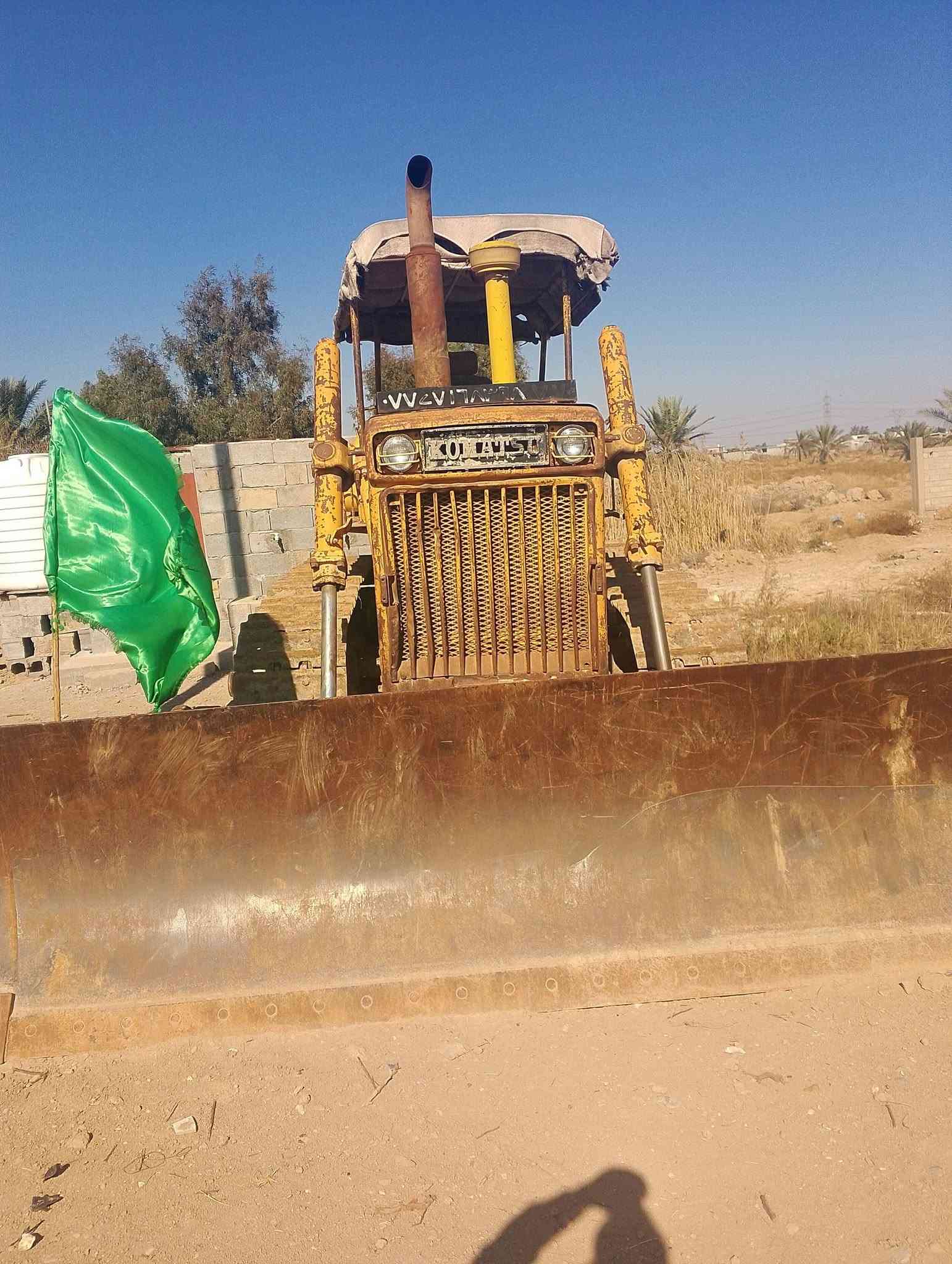 للبيع كوماتسو رقم بغداد واسط قضاء العزيزيه/***********/***********
