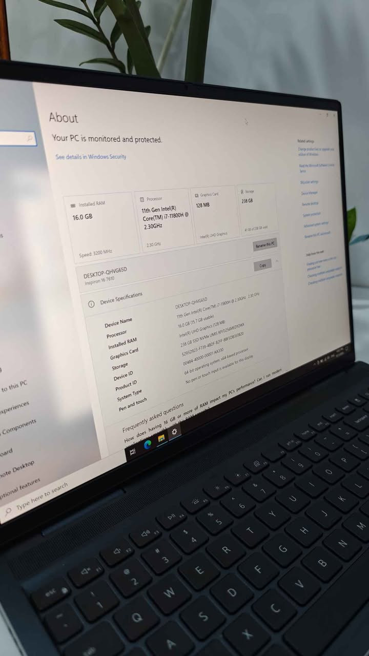 Dell Inspiron 16 Plus 7610

ملاحظة : الجهاز يعمل على 48Hz بدون مشاكل
لكن على 60Hz اكو وميض بالشاشة

* المعالج: Intel Core i7-11800H (جيل حادي عشر - فئة الأداء العالي H، يحتوي على 8 أنوية و16 مساراً لسرعة معالجة فائقة).
* الشاشة: شاشة ساحرة بحجم 16 بوصة بدقة 3K (3072×1920)، بأبعاد 16:10 المريحة جداً للعين، مثالية لقراءة الأكواد، تصفح المستندات، وتعديل الصور.
* كرت الشاشة: Intel UHD Graphics المدمج .
* الذاكرة (RAM):  16GB  DDR4
* التخزين (SSD): NVMe SSD  256GB  
* المنافذ: يحتوي على منفذ Thunderbolt 4 فائق السرعة، منفذين USB-A، مخرج HDMI، وقارئ كروت ذاكرة SD كامل.
* الهيكل: تصميم راقٍ ومتين جداً بالكامل من الألمنيوم .

🔍 حالة الجهاز : مستخدم
📞 للتواصل : ***********
💰 السعر : 450،000

https://t.me/epic_store2 بغداد, العراق

نص مكتوب في الصور:
- About Your PC is monitored and protected. See details in Windows Security Installed RAM 16.0 GB Speed: 3200 MHz Processor 11th Gen Intel(R) Core(TM) i7-11800H @ 2.30GHz 2.30 GHz Graphics Card 128 MB Intel(R) UHD Graphics Storage 238 GB 41 GB of 238 GB used Rename this PC Copy DESKTOP-QHVG6SD Inspiron 16 7610 Device Specifications Device Name DESKTOP-QHVG6SD Processor 11th Gen Intel(R) Core(TM) i7-11800H @ 2.30GHz 2.30 GHz Installed RAM 16.0 GB (15.7 GB usable) Graphics Card Intel(R) UHD Graphics (128 MB) Storage 238 GB SSD NVMe UMIS RPJTJ256MED1OWX Device ID 5295D923-F739-48DF-B2FF-8BF5D83E0B20 Product ID 00484-40000-00001-AA330 System Type 64-bit operating system, x64-based processor Pen and touch No pen or touch input is available for this display Frequently asked questions How does having 16 GB or more of RAM impact my PC's performance? Can I run modern applications...