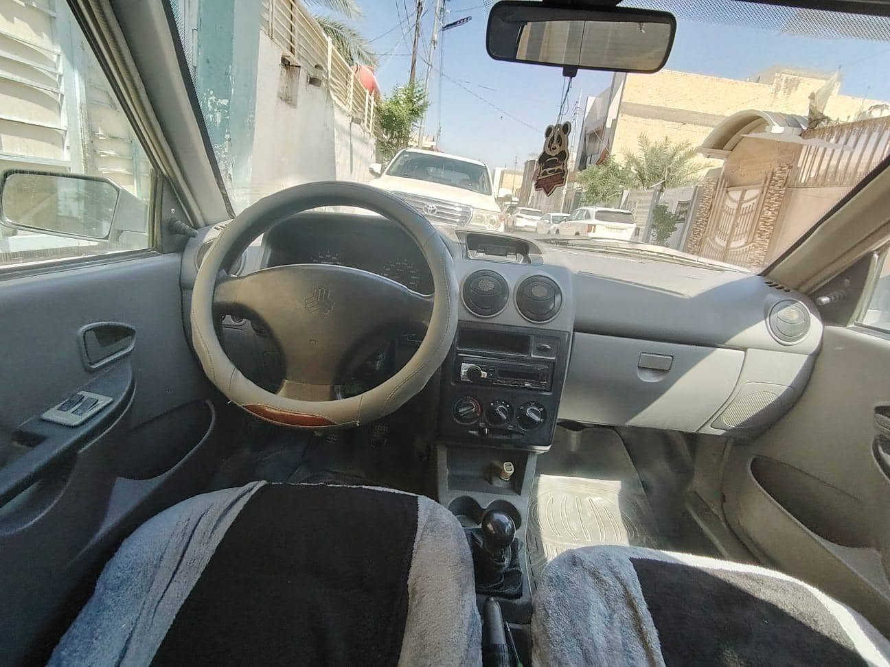 السلام عليكم سايبة  للبيع موديل 2012 كفالة عامة حته شواصي مكفولات مكينه وكير حاوية حداديه تخم تاير كله جديد كهربائيات كله شغالة سيارة احله من الصورة مكان نجف السعر 35 وبيهه مجال بسيط مامتواجد عله الفيس الرقم ***********
