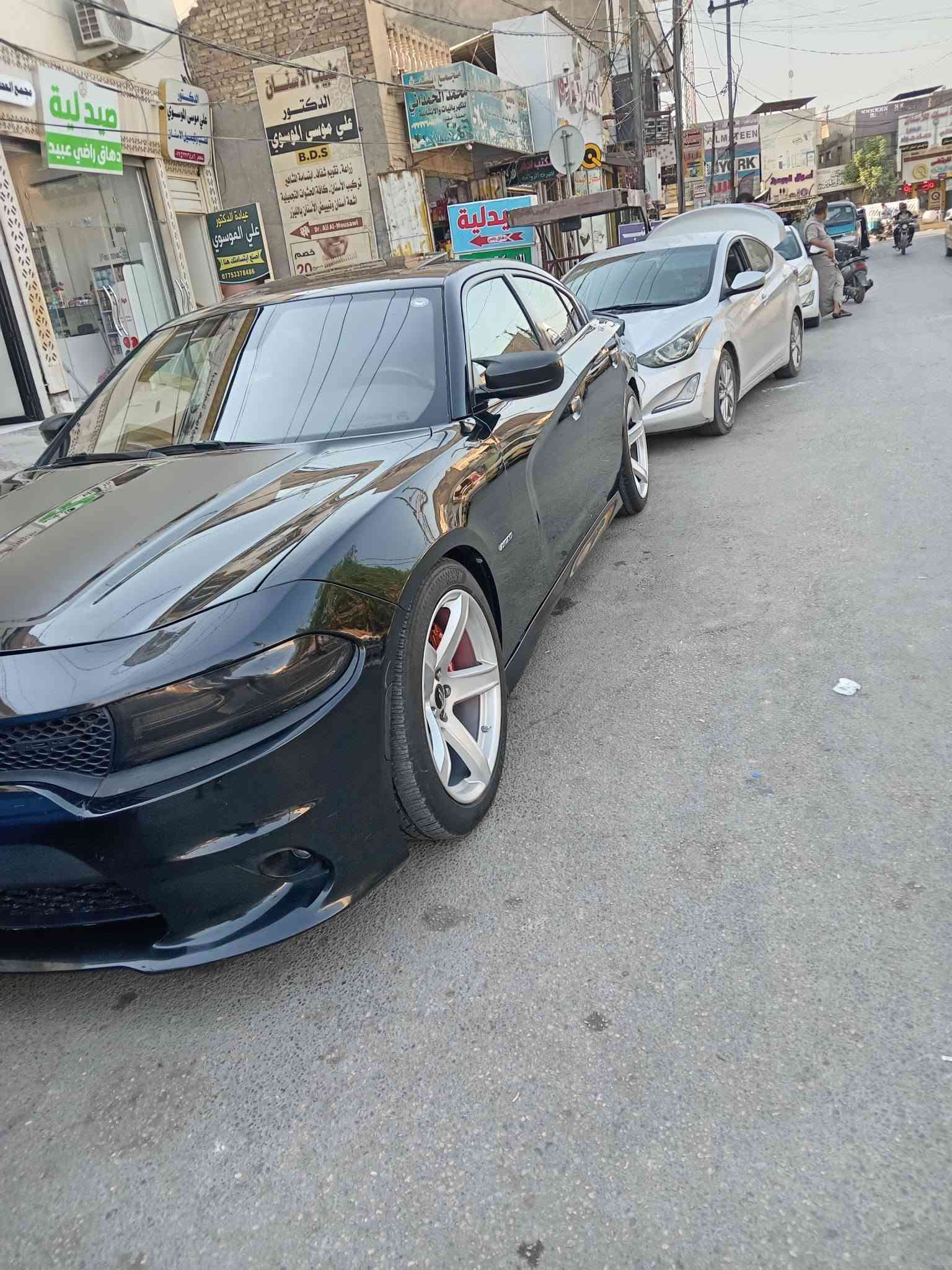 السلام عليكم اخوتي الاعزاء
رحمه الله والديكم الي تعجبه السياره اشلع عيوني وياخذه والي متعجب يترك تعليق اليق بي وباخلاقه وجوه مداس أصغر واحد بيكم
للبيع جارجر 2015 RT ماكس
. فول ماعدى الرادار
. فتحة سقف
. كشنات جلد تدفئه وتبريد وسترين تبريد تدفئه + تحكم ستيرن
. خزن ميموري + دواسة بانزين والبريك تحكم كهربائي
. ويل نجمه اصلي مكفول + تخم تاير
. گير ومحرك مال ١٨
. اكسل قفل 3.9 srt
. السياره مفرغه وصوت رعب 
. السياره كنديه بدون حادث بس بيه  قبق صندوك بي طخه بسيطه  ومبدل اصلي
نقص السيارة فقط كمبريسر تبريد. مبدل فريز جديد ومجموعه كامله مال تبريد بس كمبريسر لاطش 
سعر السياره 187$
عنوان السياره/ كربلاء / طوريج
*********** 
.
