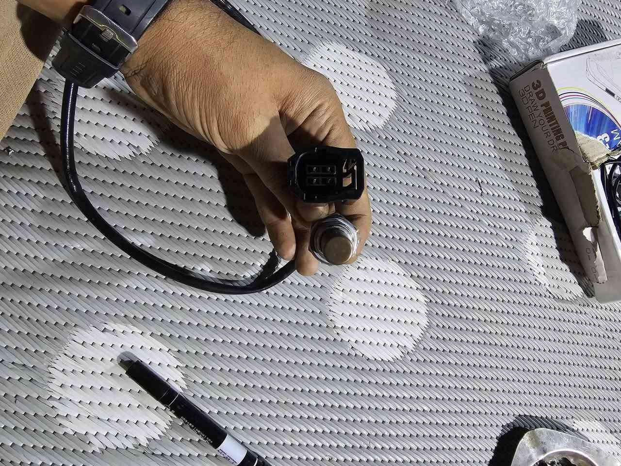 حساس • توصيل